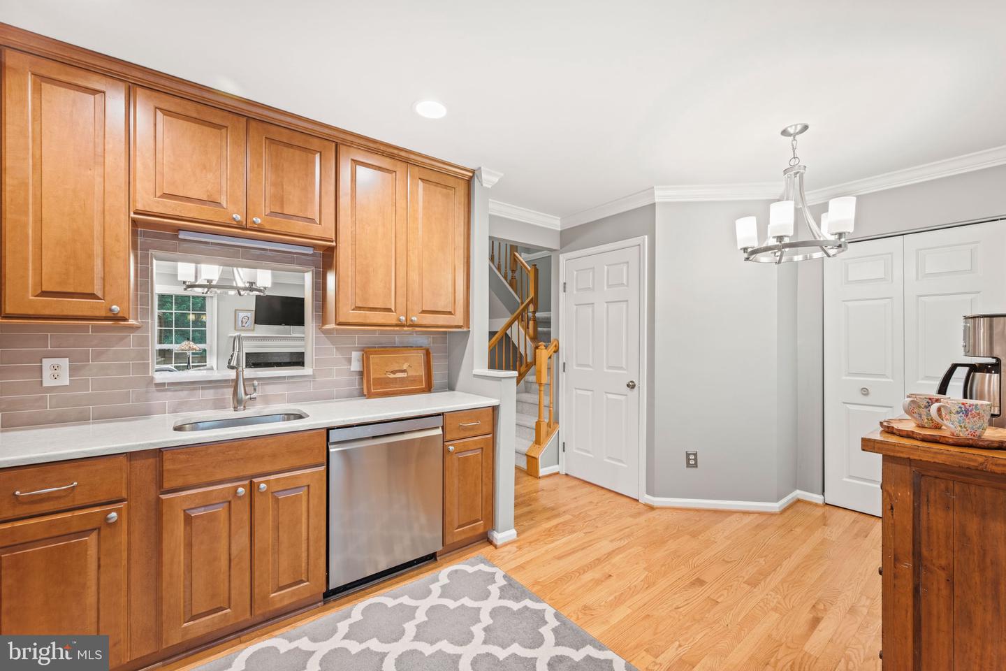 913 ROLFE PL, ALEXANDRIA, Virginia 22314, 3 Bedrooms Bedrooms, 7 Rooms Rooms,2 BathroomsBathrooms,Residential,For sale,913 ROLFE PL,VAAX2047094 MLS # VAAX2047094