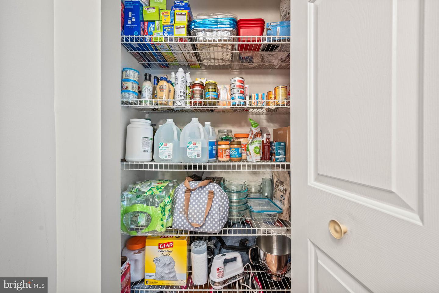 913 ROLFE PL, ALEXANDRIA, Virginia 22314, 3 Bedrooms Bedrooms, 7 Rooms Rooms,2 BathroomsBathrooms,Residential,For sale,913 ROLFE PL,VAAX2047094 MLS # VAAX2047094