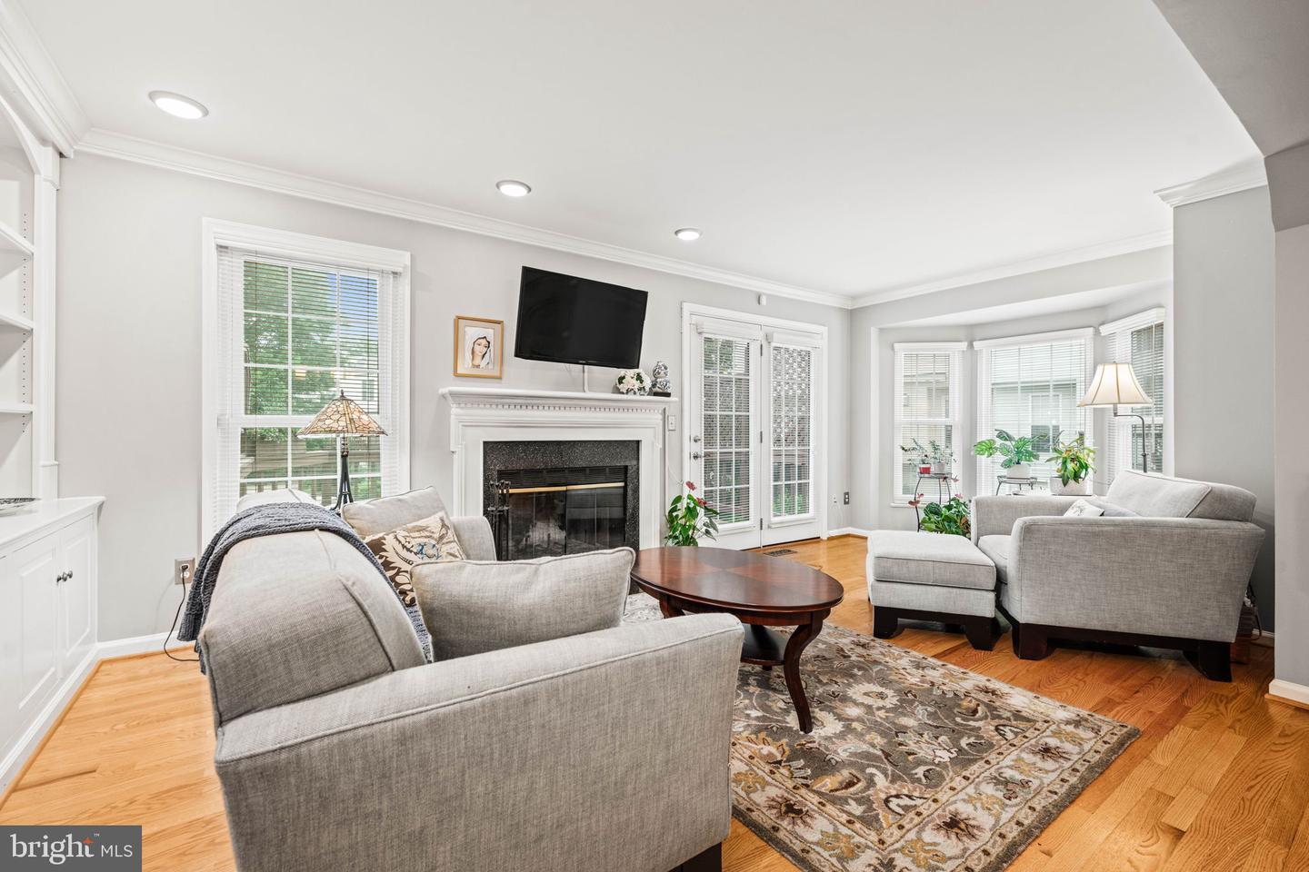 913 ROLFE PL, ALEXANDRIA, Virginia 22314, 3 Bedrooms Bedrooms, 7 Rooms Rooms,2 BathroomsBathrooms,Residential,For sale,913 ROLFE PL,VAAX2047094 MLS # VAAX2047094