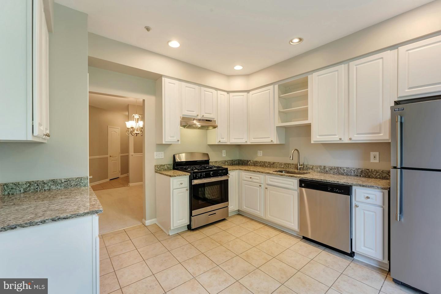 20933 CEDARPOST SQ #303, ASHBURN, Virginia 20147, 2 Bedrooms Bedrooms, ,2 BathroomsBathrooms,Residential,For sale,20933 CEDARPOST SQ #303,VALO2101006 MLS # VALO2101006