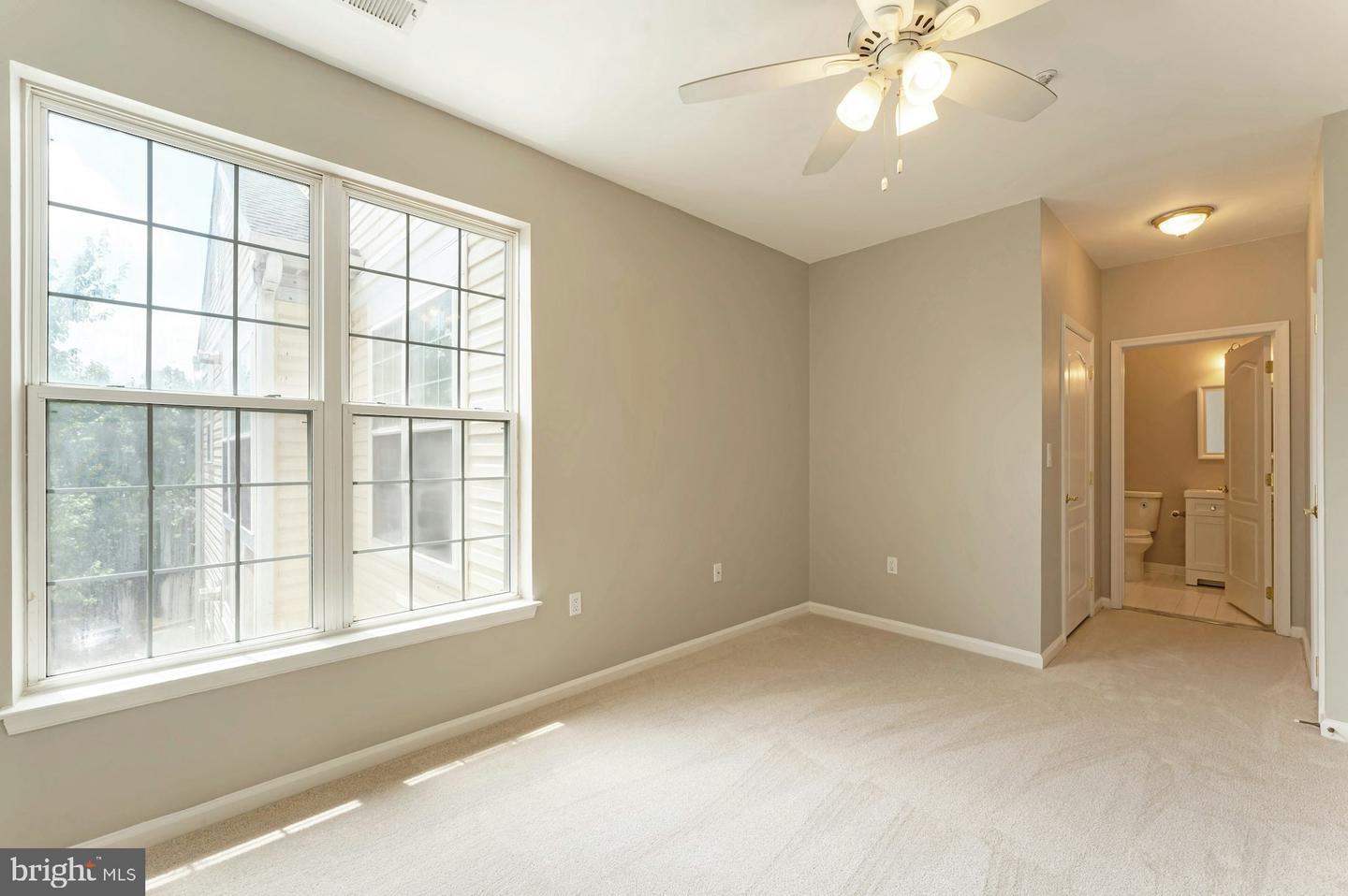20933 CEDARPOST SQ #303, ASHBURN, Virginia 20147, 2 Bedrooms Bedrooms, ,2 BathroomsBathrooms,Residential,For sale,20933 CEDARPOST SQ #303,VALO2101006 MLS # VALO2101006