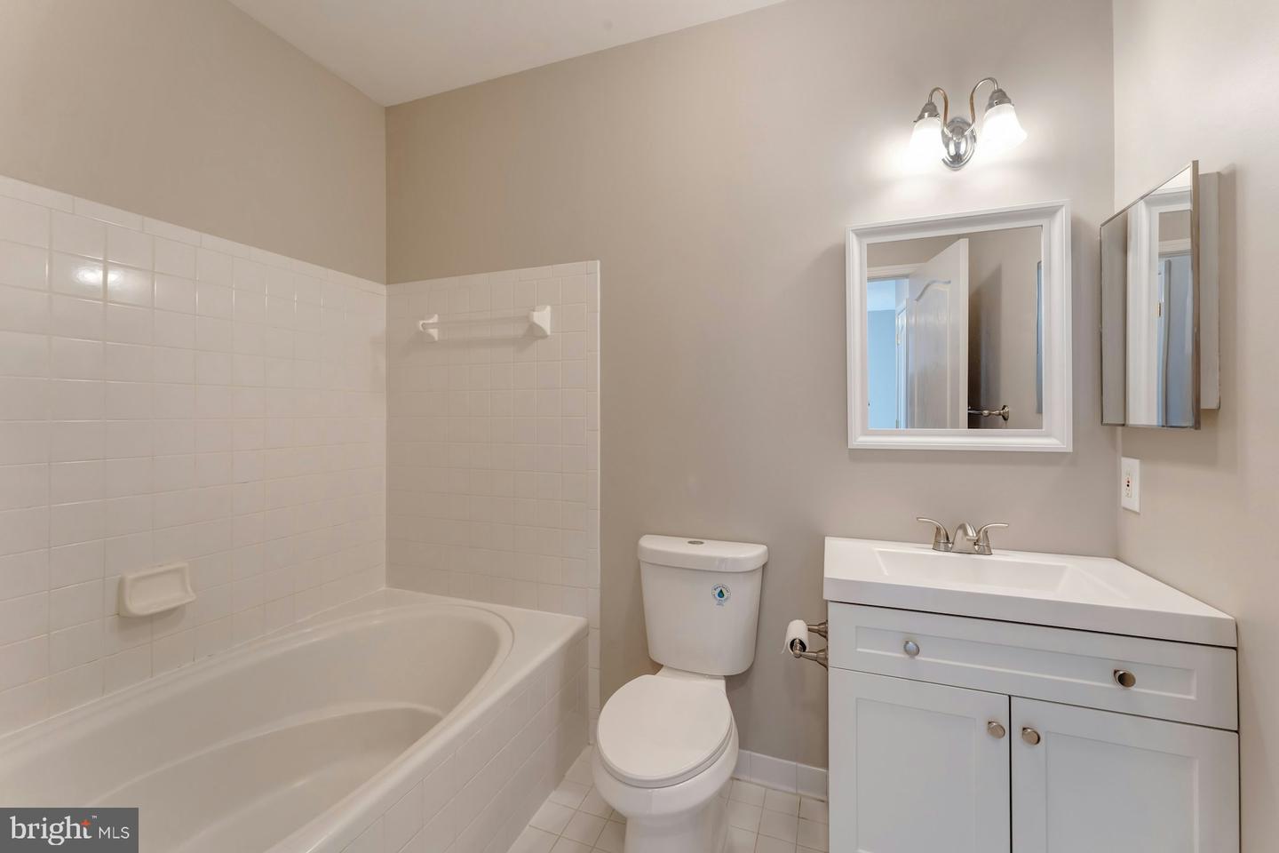 20933 CEDARPOST SQ #303, ASHBURN, Virginia 20147, 2 Bedrooms Bedrooms, ,2 BathroomsBathrooms,Residential,For sale,20933 CEDARPOST SQ #303,VALO2101006 MLS # VALO2101006