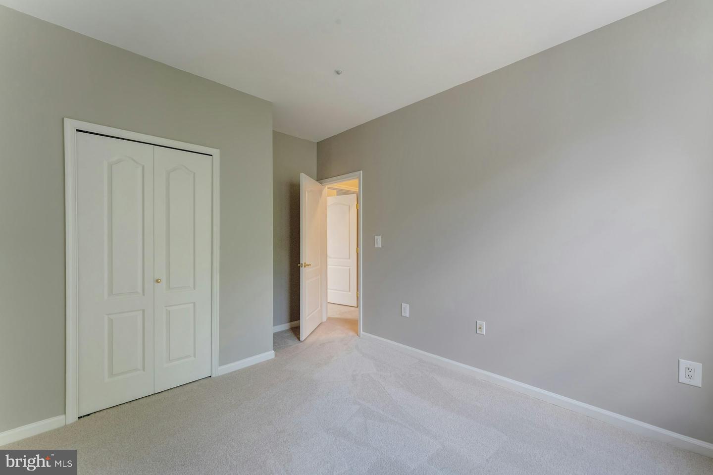 20933 CEDARPOST SQ #303, ASHBURN, Virginia 20147, 2 Bedrooms Bedrooms, ,2 BathroomsBathrooms,Residential,For sale,20933 CEDARPOST SQ #303,VALO2101006 MLS # VALO2101006