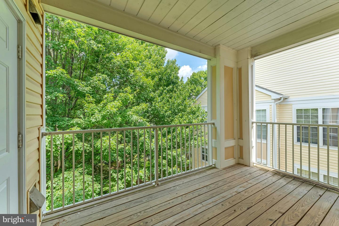 20933 CEDARPOST SQ #303, ASHBURN, Virginia 20147, 2 Bedrooms Bedrooms, ,2 BathroomsBathrooms,Residential,For sale,20933 CEDARPOST SQ #303,VALO2101006 MLS # VALO2101006