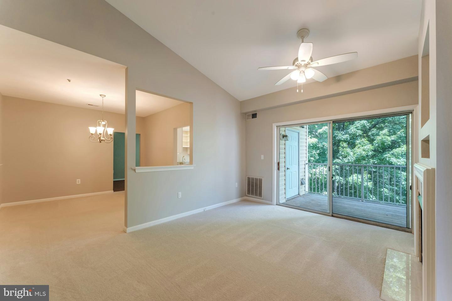 20933 CEDARPOST SQ #303, ASHBURN, Virginia 20147, 2 Bedrooms Bedrooms, ,2 BathroomsBathrooms,Residential,For sale,20933 CEDARPOST SQ #303,VALO2101006 MLS # VALO2101006