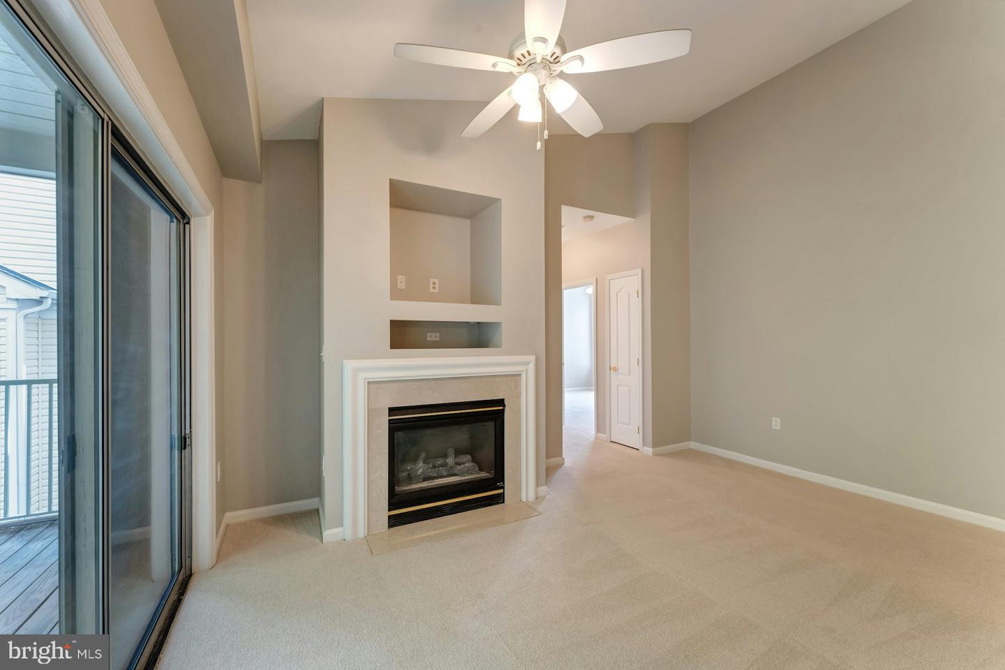 20933 CEDARPOST SQ #303, ASHBURN, Virginia 20147, 2 Bedrooms Bedrooms, ,2 BathroomsBathrooms,Residential,For sale,20933 CEDARPOST SQ #303,VALO2101006 MLS # VALO2101006