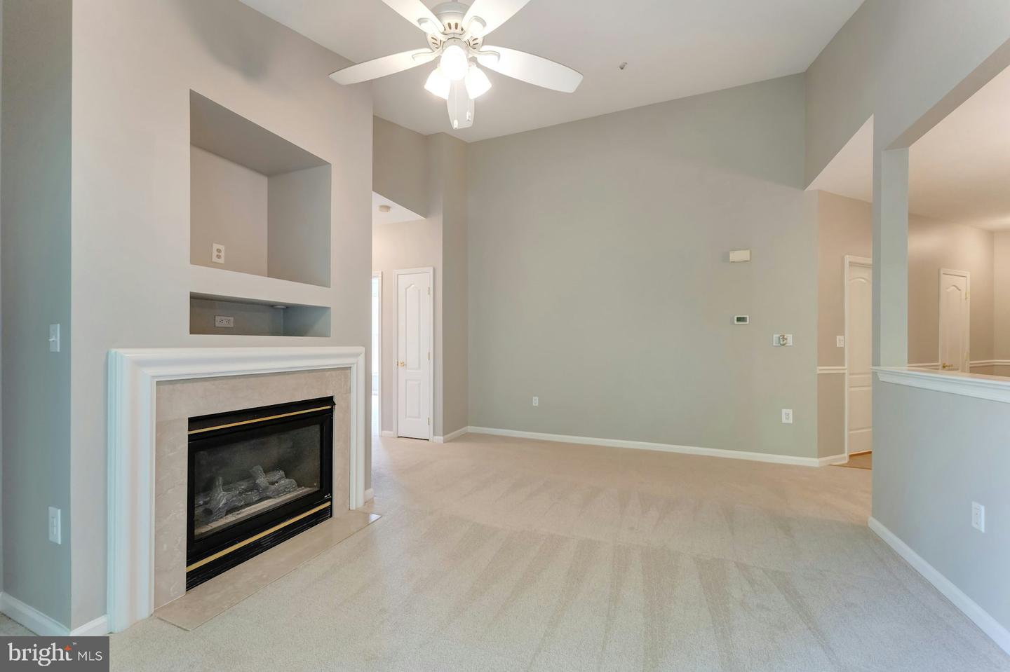 20933 CEDARPOST SQ #303, ASHBURN, Virginia 20147, 2 Bedrooms Bedrooms, ,2 BathroomsBathrooms,Residential,For sale,20933 CEDARPOST SQ #303,VALO2101006 MLS # VALO2101006
