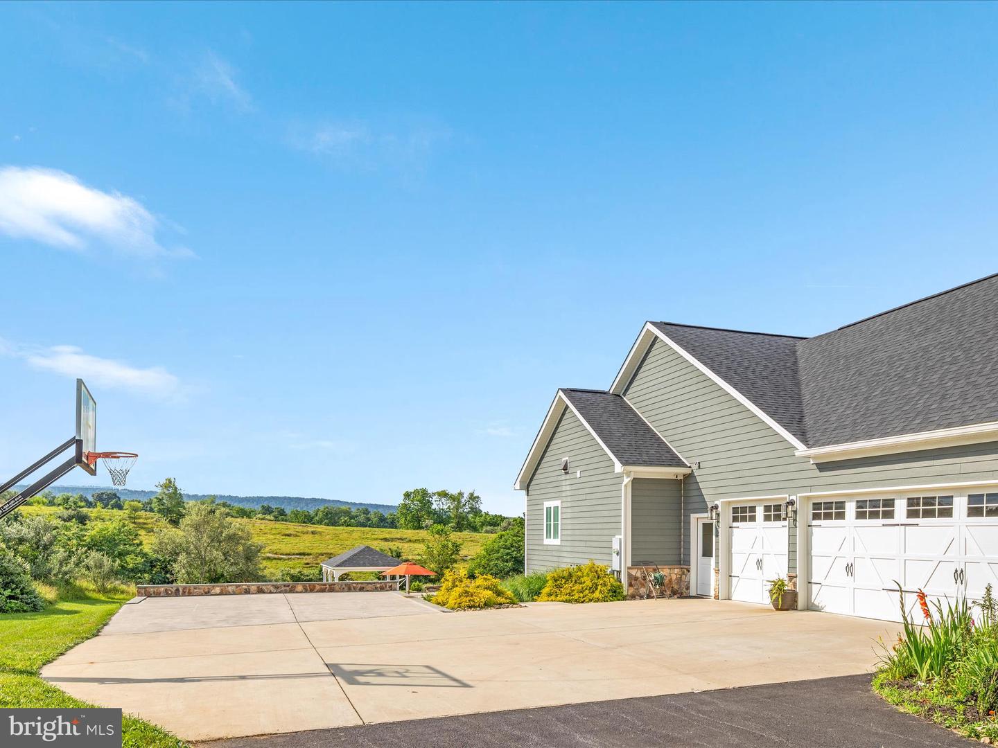374 STONYMEADE DR, WINCHESTER, Virginia 22602, 5 Bedrooms Bedrooms, ,3 BathroomsBathrooms,Residential,For sale,374 STONYMEADE DR,VAFV2035226 MLS # VAFV2035226