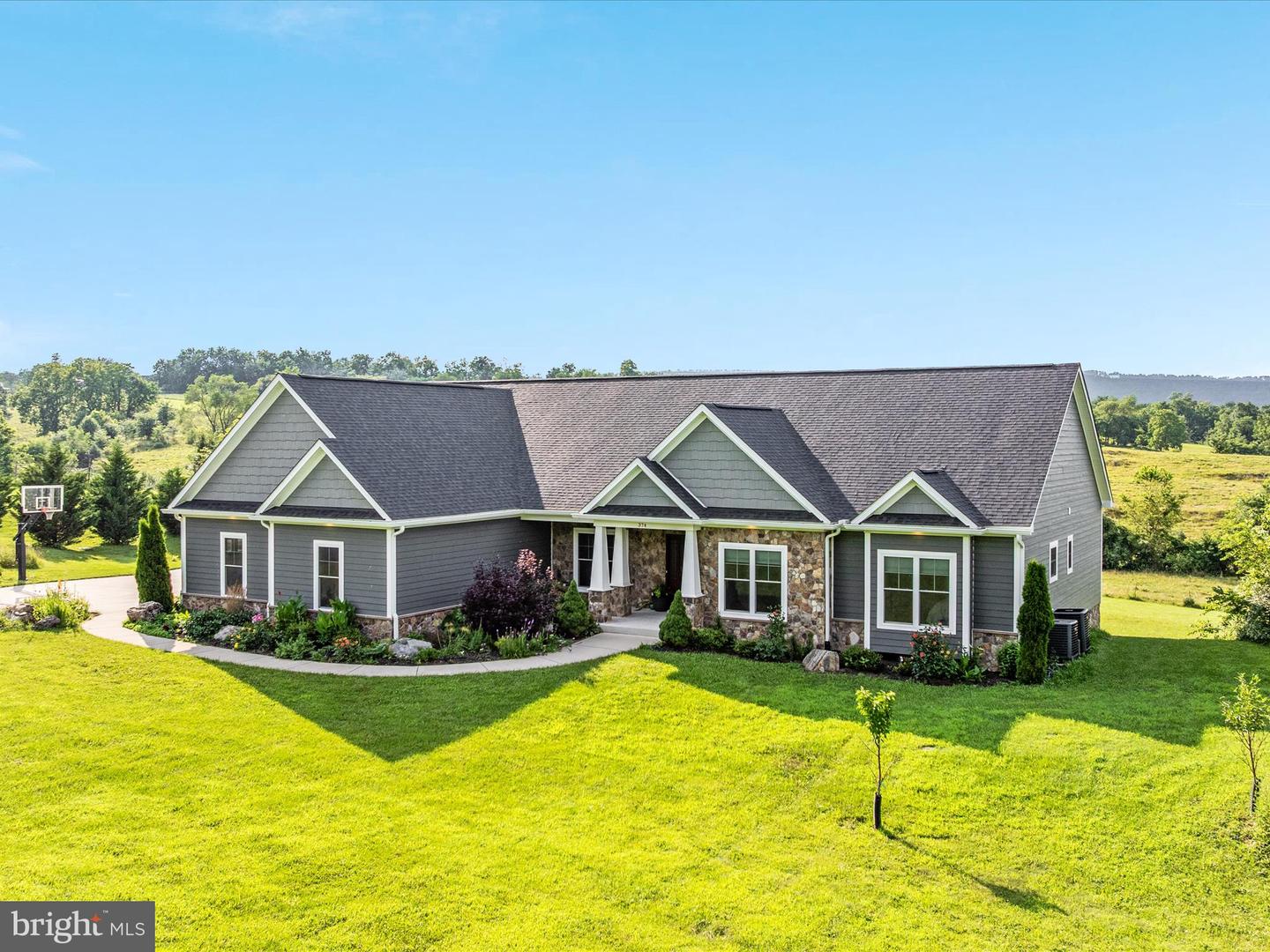 374 STONYMEADE DR, WINCHESTER, Virginia 22602, 5 Bedrooms Bedrooms, ,3 BathroomsBathrooms,Residential,For sale,374 STONYMEADE DR,VAFV2035226 MLS # VAFV2035226