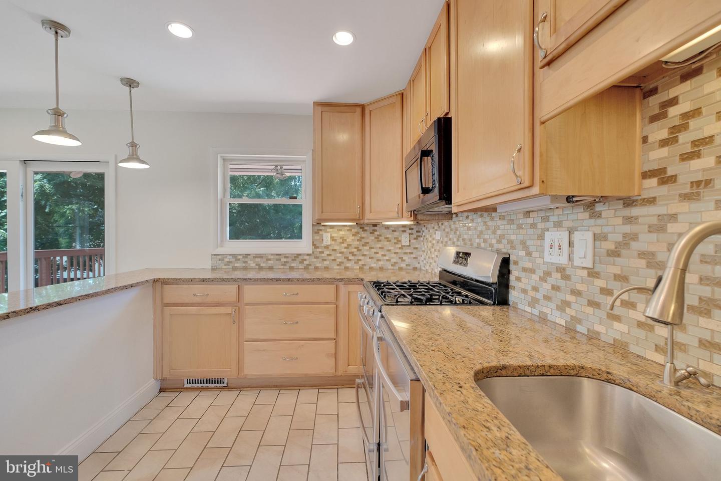 7705 ROYSTON ST, ANNANDALE, Virginia 22003, 5 Bedrooms Bedrooms, ,3 BathroomsBathrooms,Residential,For sale,7705 ROYSTON ST,VAFX2253084 MLS # VAFX2253084