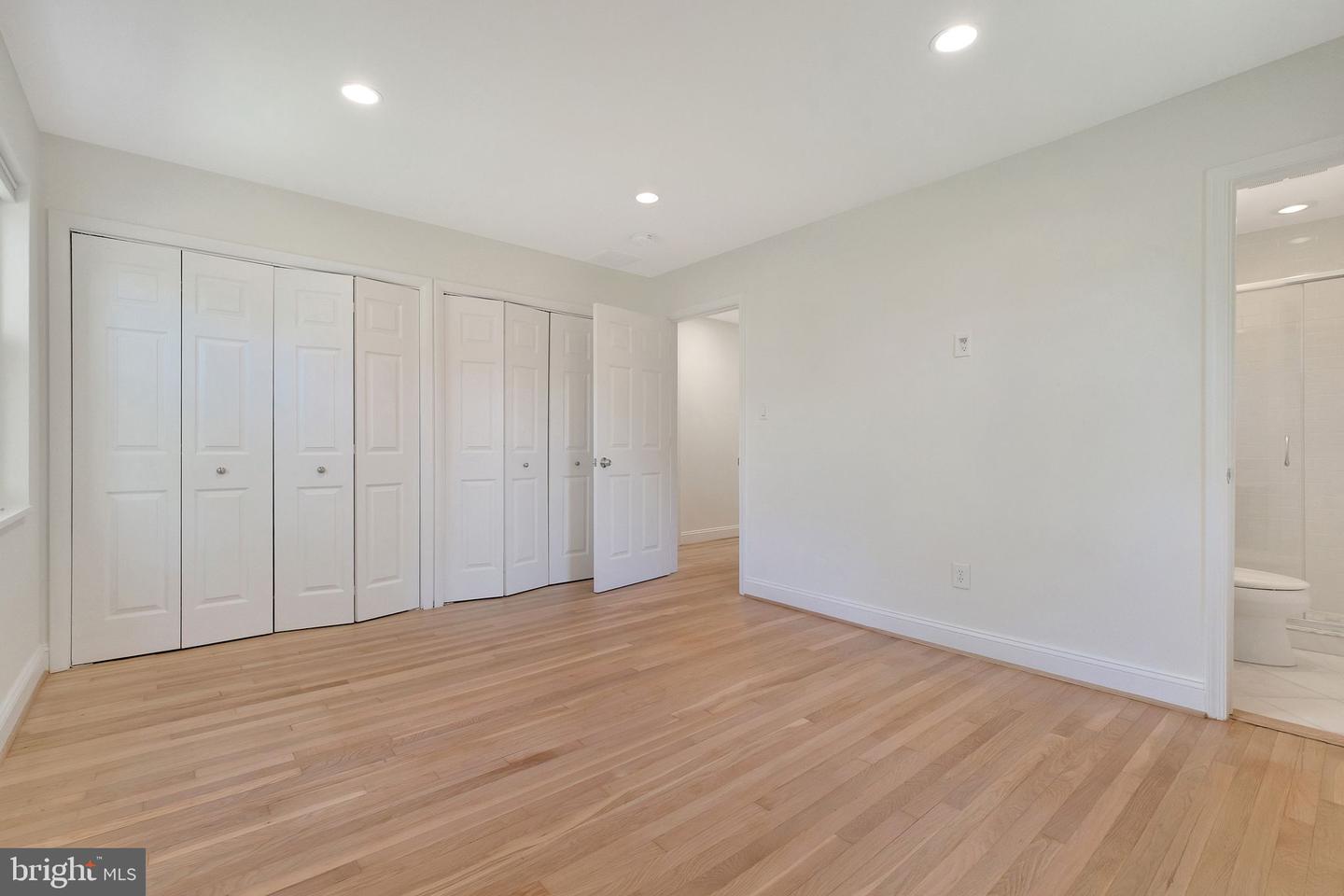 7705 ROYSTON ST, ANNANDALE, Virginia 22003, 5 Bedrooms Bedrooms, ,3 BathroomsBathrooms,Residential,For sale,7705 ROYSTON ST,VAFX2253084 MLS # VAFX2253084