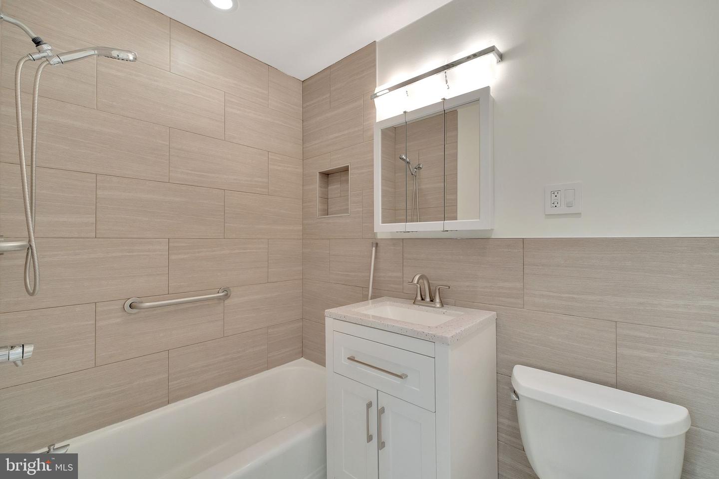 7705 ROYSTON ST, ANNANDALE, Virginia 22003, 5 Bedrooms Bedrooms, ,3 BathroomsBathrooms,Residential,For sale,7705 ROYSTON ST,VAFX2253084 MLS # VAFX2253084