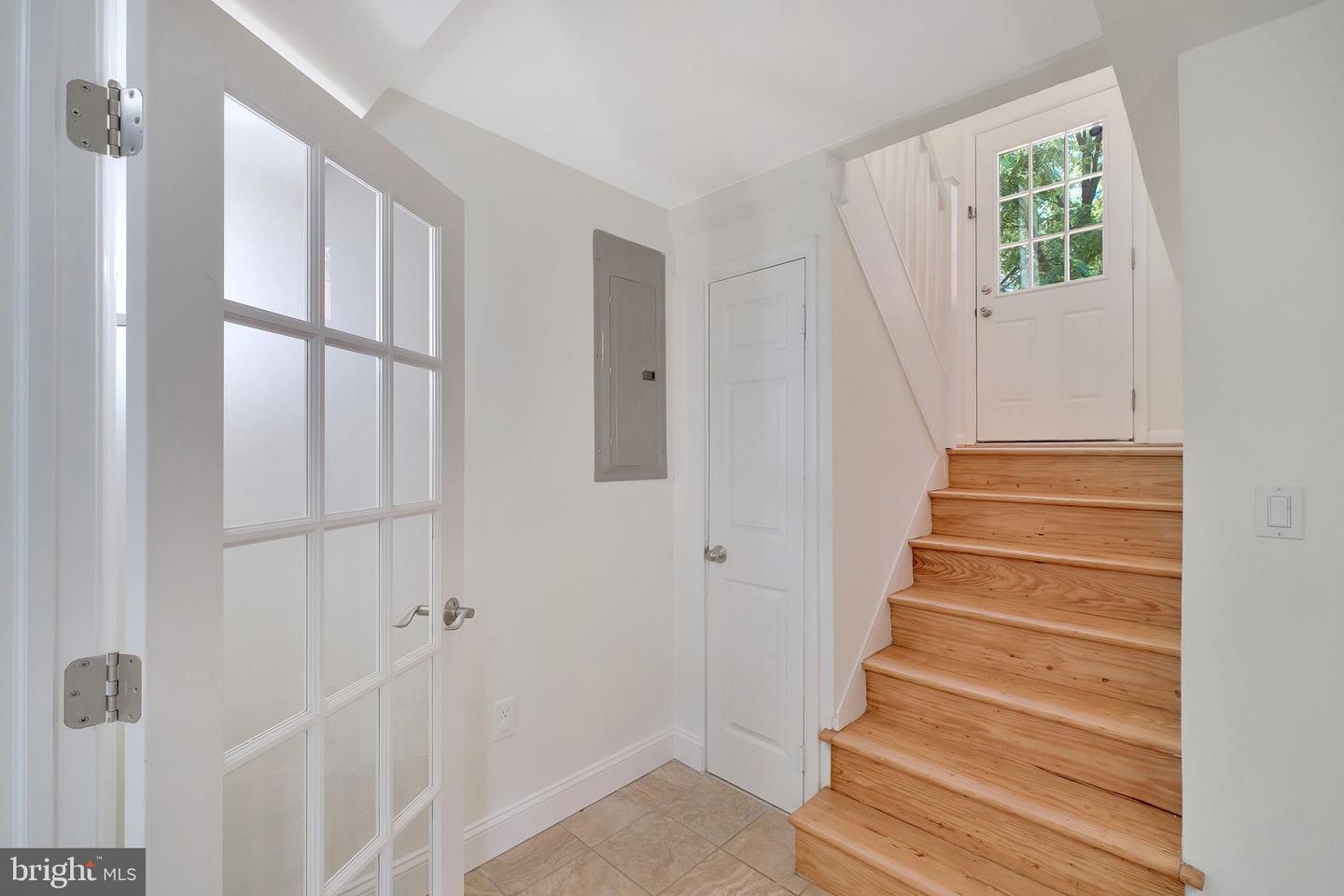 7705 ROYSTON ST, ANNANDALE, Virginia 22003, 5 Bedrooms Bedrooms, ,3 BathroomsBathrooms,Residential,For sale,7705 ROYSTON ST,VAFX2253084 MLS # VAFX2253084
