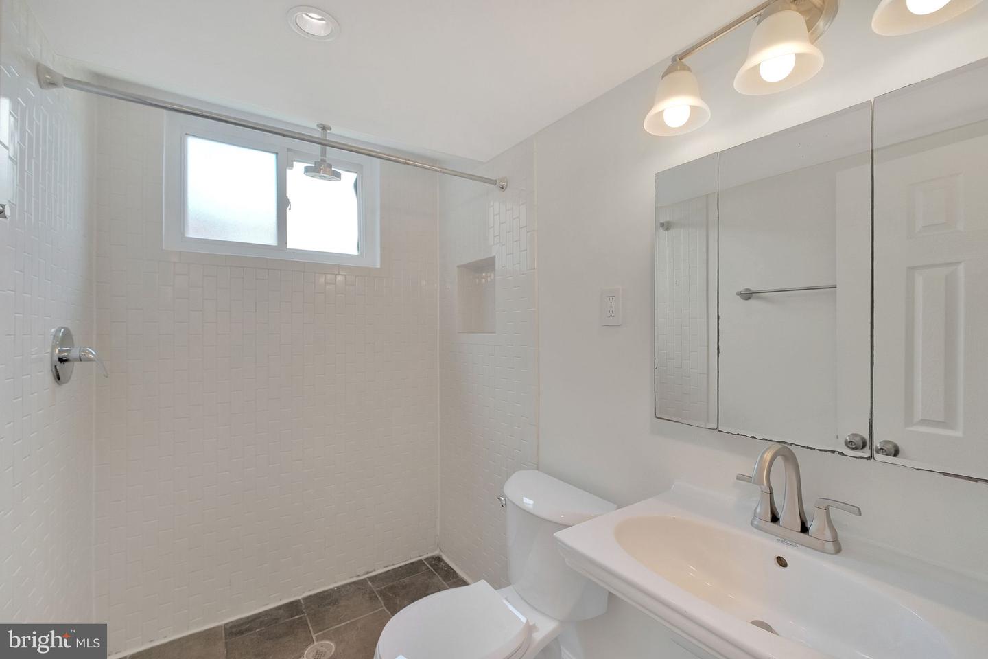 7705 ROYSTON ST, ANNANDALE, Virginia 22003, 5 Bedrooms Bedrooms, ,3 BathroomsBathrooms,Residential,For sale,7705 ROYSTON ST,VAFX2253084 MLS # VAFX2253084