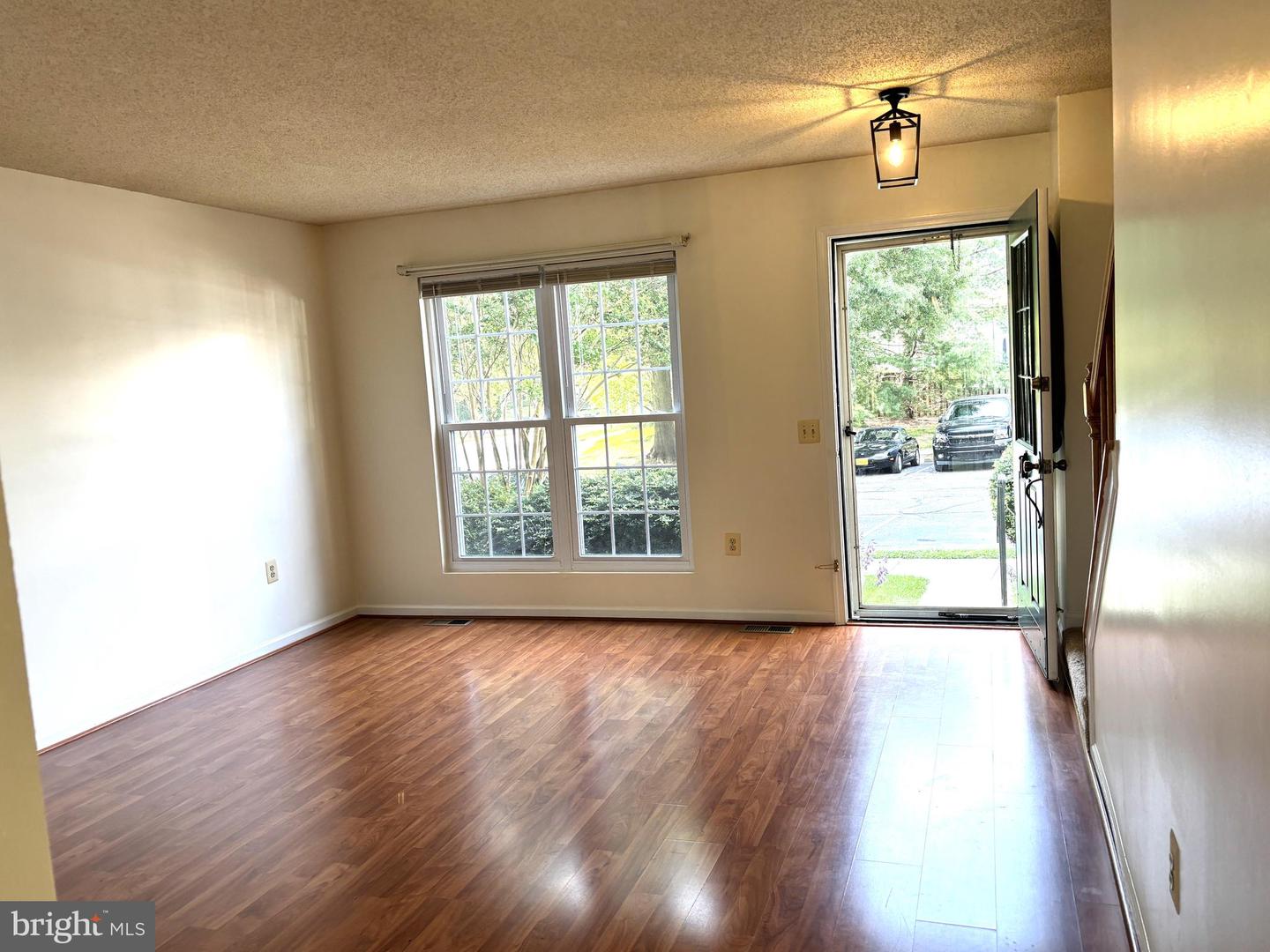 6645 MORNING VIEW CT, ALEXANDRIA, Virginia 22315, 3 Bedrooms Bedrooms, ,1 BathroomBathrooms,Residential,For sale,6645 MORNING VIEW CT,VAFX2253198 MLS # VAFX2253198