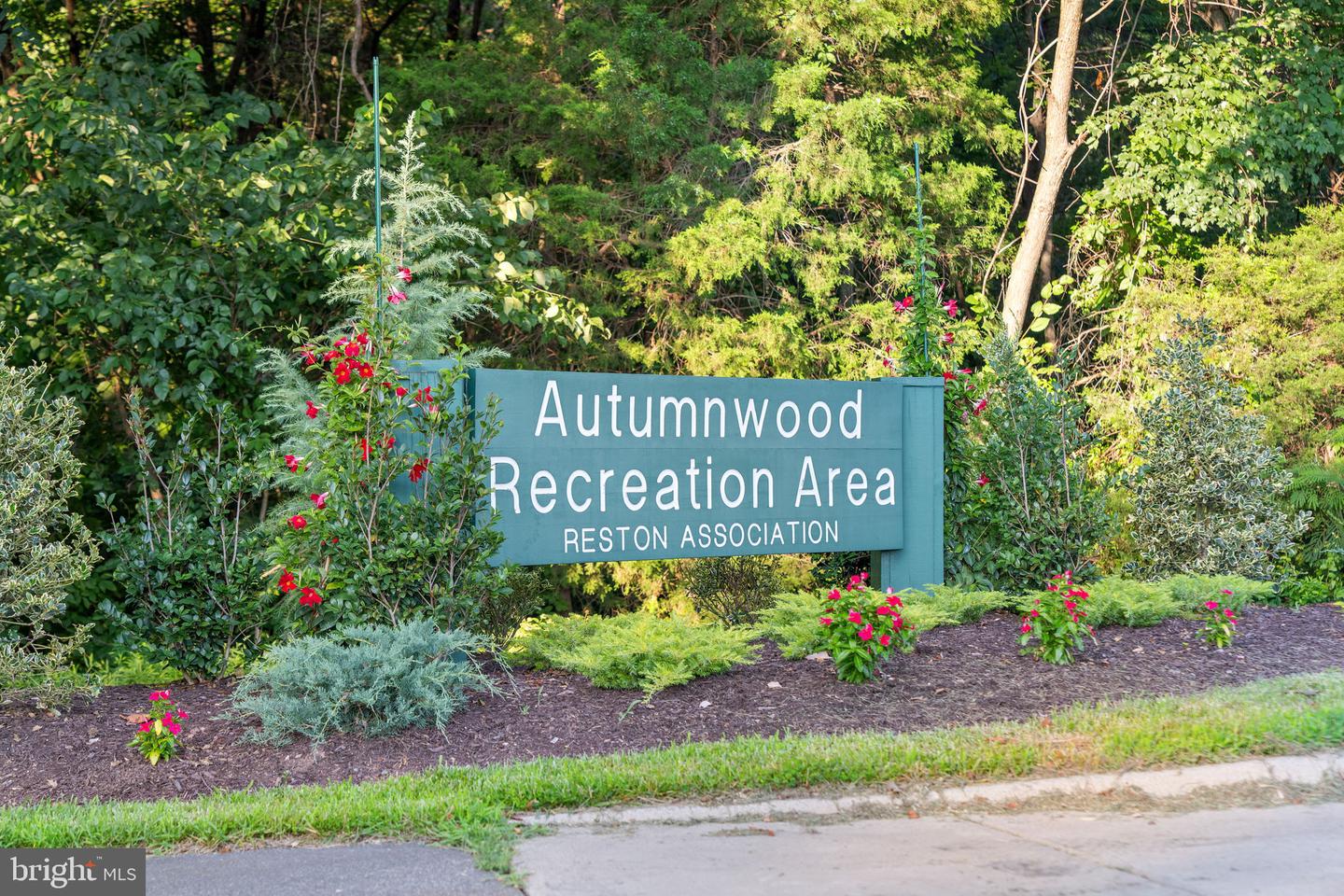 12016 CREEKBEND DR, RESTON, Virginia 20194, 6 Bedrooms Bedrooms, ,4 BathroomsBathrooms,Residential,For sale,12016 CREEKBEND DR,VAFX2253864 MLS # VAFX2253864