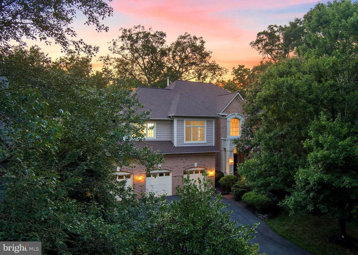 12016 CREEKBEND DR, RESTON, Virginia 20194, 6 Bedrooms Bedrooms, ,4 BathroomsBathrooms,Residential,For sale,12016 CREEKBEND DR,VAFX2253864 MLS # VAFX2253864