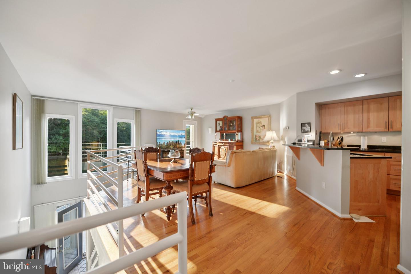 1975 LAKEPORT WAY, RESTON, Virginia 20191, 3 Bedrooms Bedrooms, ,3 BathroomsBathrooms,Residential,For sale,1975 LAKEPORT WAY,VAFX2253994 MLS # VAFX2253994