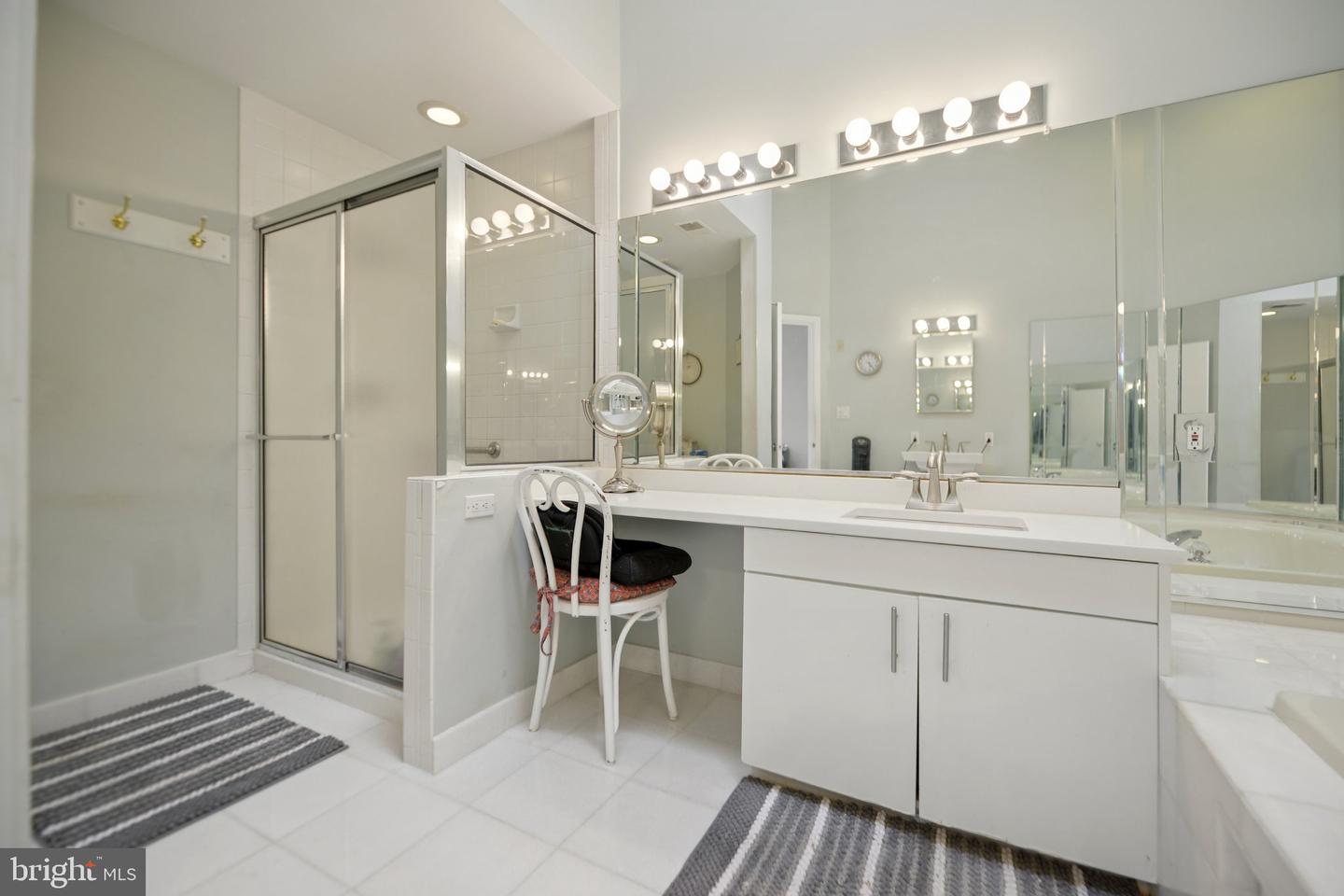 1975 LAKEPORT WAY, RESTON, Virginia 20191, 3 Bedrooms Bedrooms, ,3 BathroomsBathrooms,Residential,For sale,1975 LAKEPORT WAY,VAFX2253994 MLS # VAFX2253994