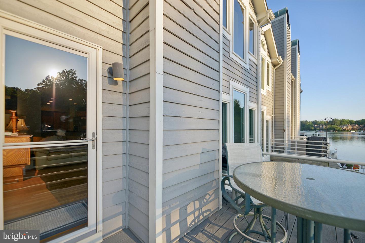 1975 LAKEPORT WAY, RESTON, Virginia 20191, 3 Bedrooms Bedrooms, ,3 BathroomsBathrooms,Residential,For sale,1975 LAKEPORT WAY,VAFX2253994 MLS # VAFX2253994