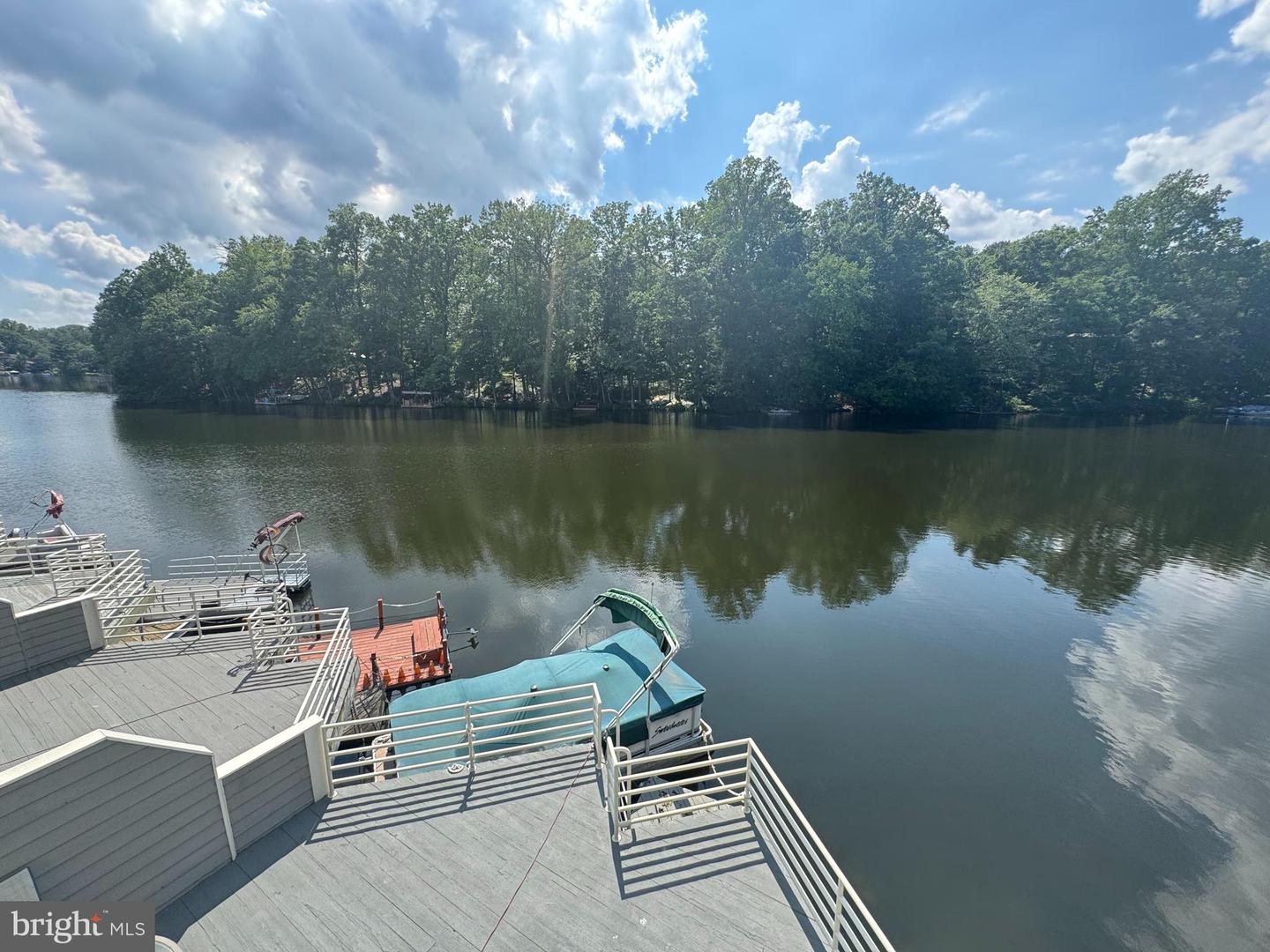 1975 LAKEPORT WAY, RESTON, Virginia 20191, 3 Bedrooms Bedrooms, ,3 BathroomsBathrooms,Residential,For sale,1975 LAKEPORT WAY,VAFX2253994 MLS # VAFX2253994