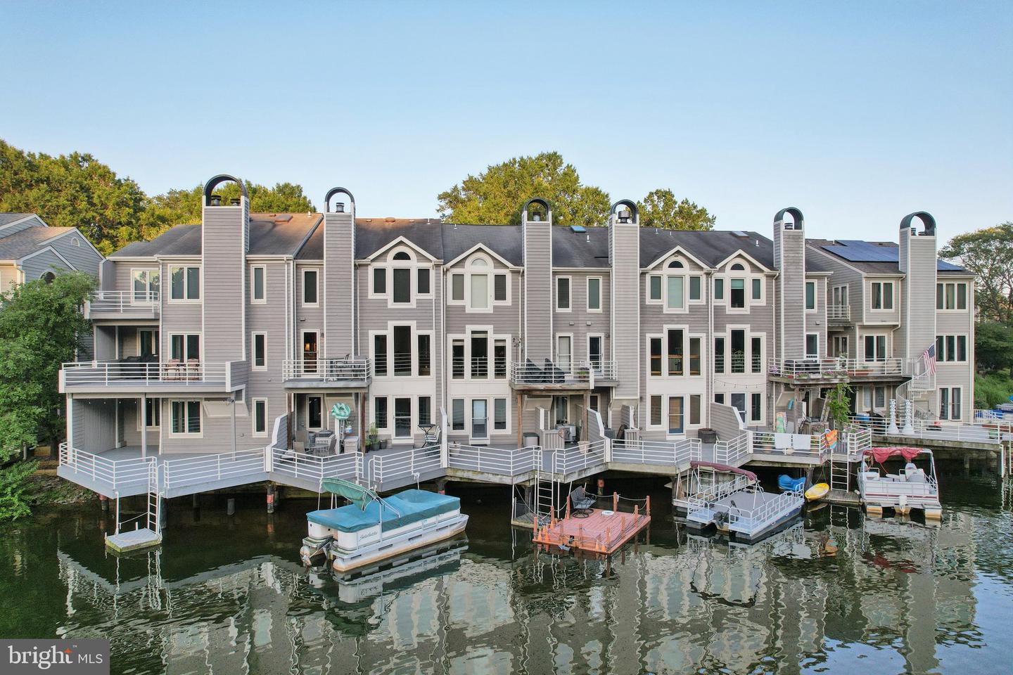 1975 LAKEPORT WAY, RESTON, Virginia 20191, 3 Bedrooms Bedrooms, ,3 BathroomsBathrooms,Residential,For sale,1975 LAKEPORT WAY,VAFX2253994 MLS # VAFX2253994