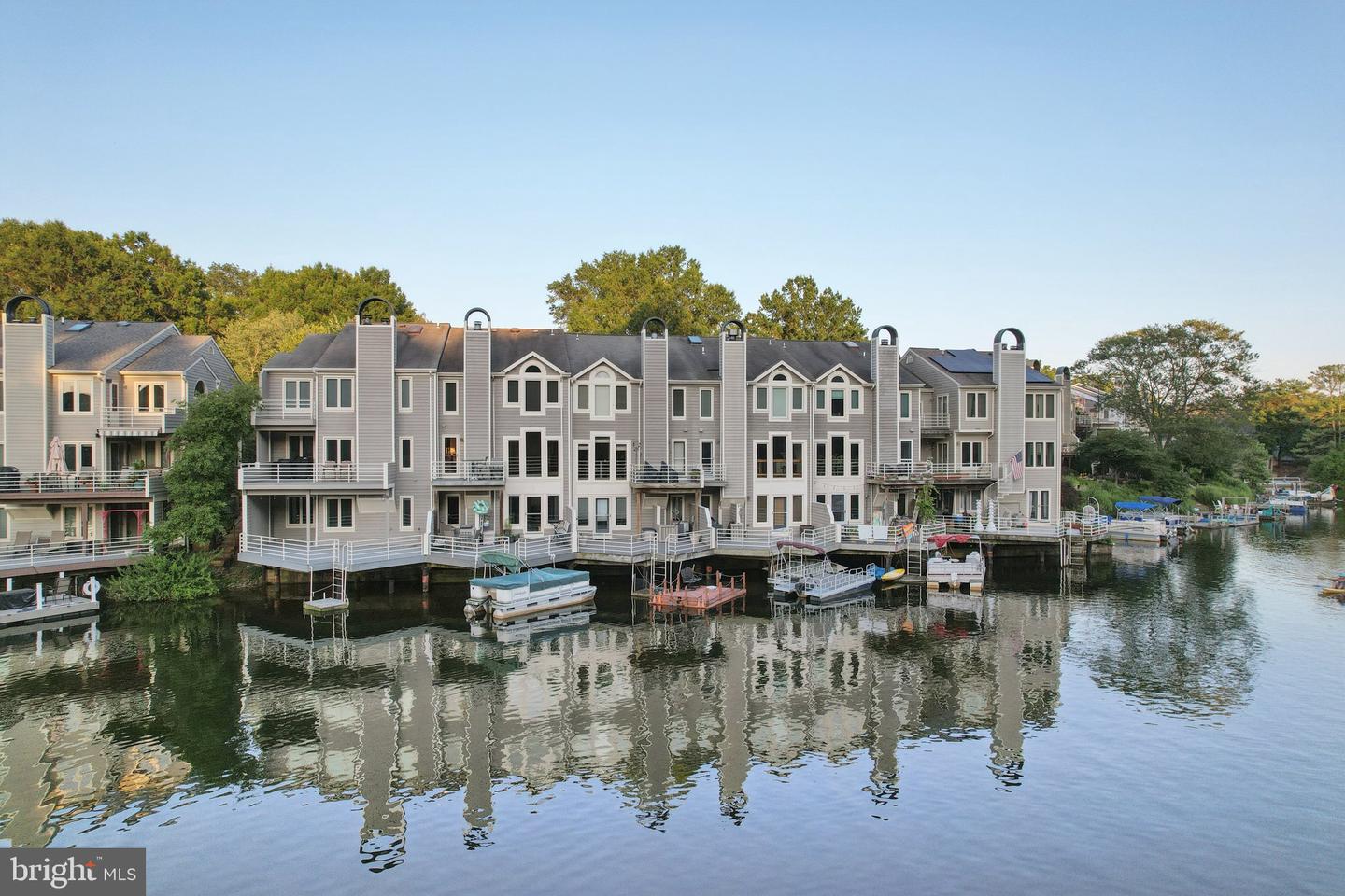 1975 LAKEPORT WAY, RESTON, Virginia 20191, 3 Bedrooms Bedrooms, ,3 BathroomsBathrooms,Residential,For sale,1975 LAKEPORT WAY,VAFX2253994 MLS # VAFX2253994