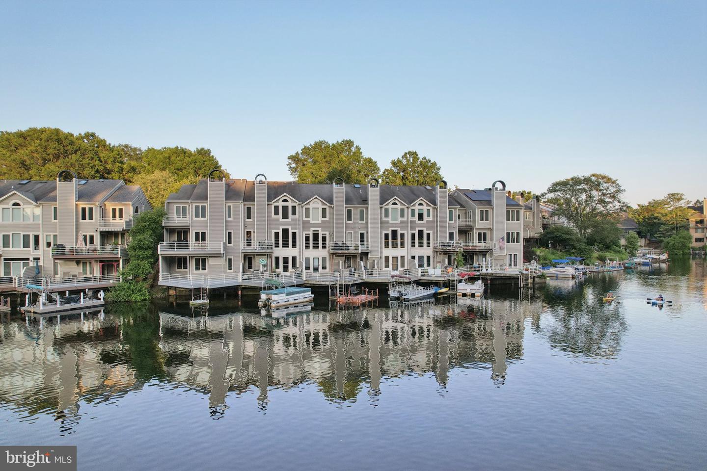 1975 LAKEPORT WAY, RESTON, Virginia 20191, 3 Bedrooms Bedrooms, ,3 BathroomsBathrooms,Residential,For sale,1975 LAKEPORT WAY,VAFX2253994 MLS # VAFX2253994