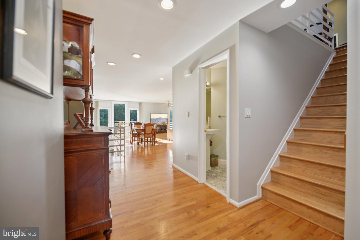 1975 LAKEPORT WAY, RESTON, Virginia 20191, 3 Bedrooms Bedrooms, ,3 BathroomsBathrooms,Residential,For sale,1975 LAKEPORT WAY,VAFX2253994 MLS # VAFX2253994