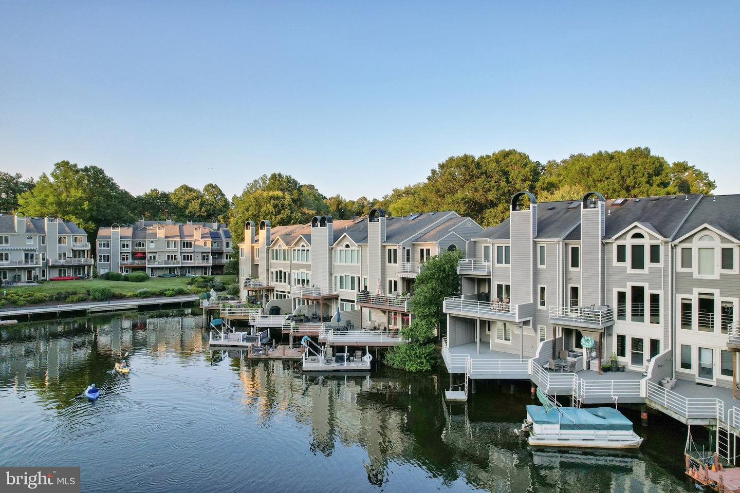1975 LAKEPORT WAY, RESTON, Virginia 20191, 3 Bedrooms Bedrooms, ,3 BathroomsBathrooms,Residential,For sale,1975 LAKEPORT WAY,VAFX2253994 MLS # VAFX2253994