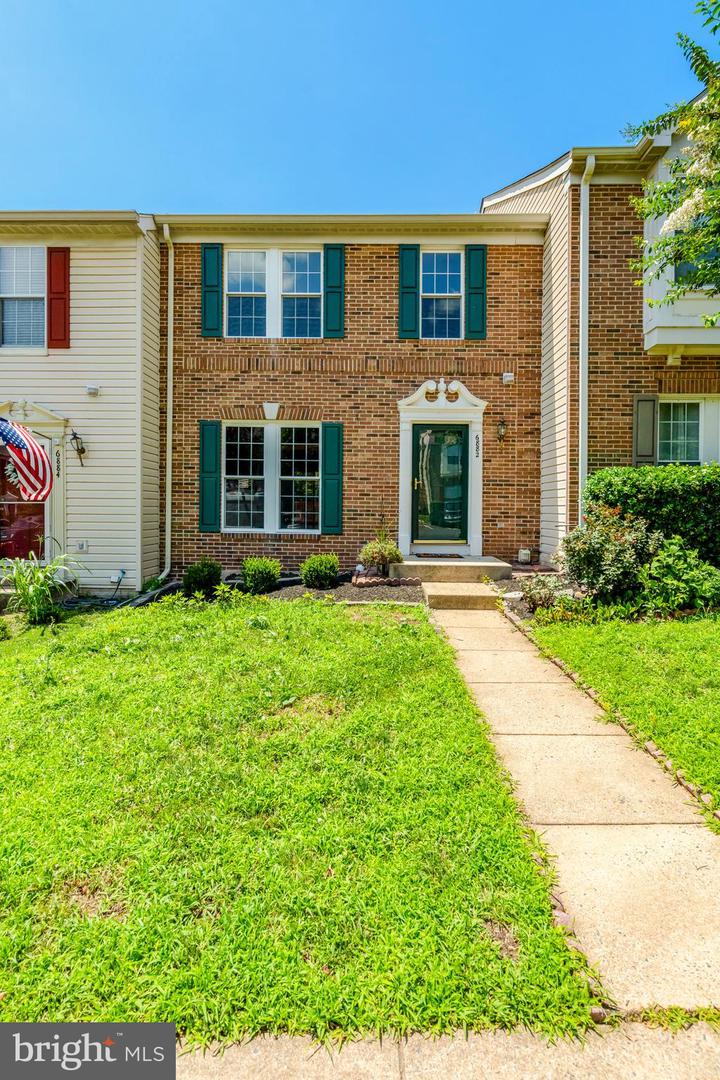 6882 RIDGE WATER CT, CENTREVILLE, Virginia 20121, 3 Bedrooms Bedrooms, ,3 BathroomsBathrooms,Residential,For sale,6882 RIDGE WATER CT,VAFX2254236 MLS # VAFX2254236
