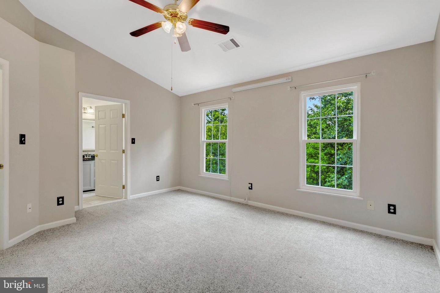 6882 RIDGE WATER CT, CENTREVILLE, Virginia 20121, 3 Bedrooms Bedrooms, ,3 BathroomsBathrooms,Residential,For sale,6882 RIDGE WATER CT,VAFX2254236 MLS # VAFX2254236