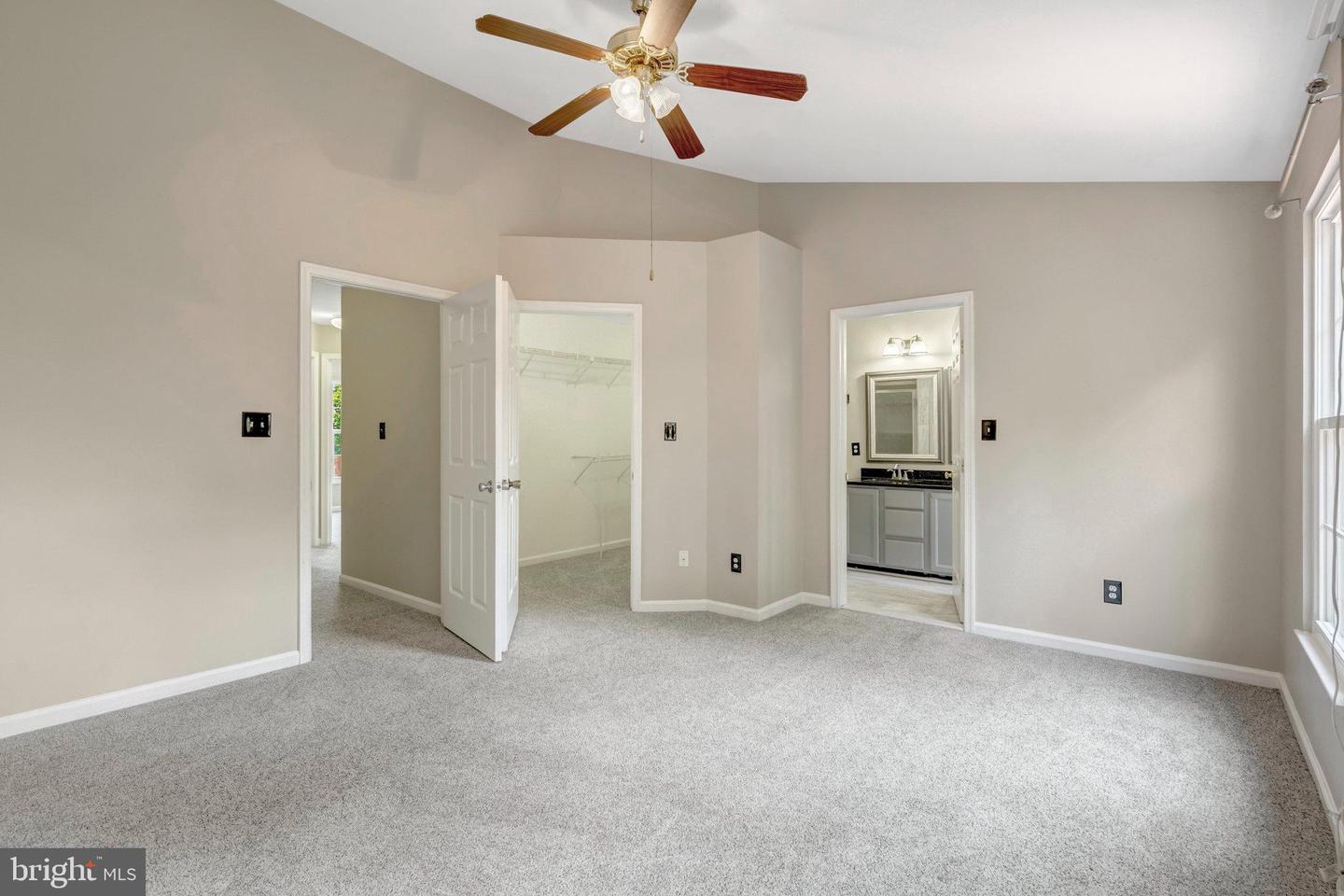 6882 RIDGE WATER CT, CENTREVILLE, Virginia 20121, 3 Bedrooms Bedrooms, ,3 BathroomsBathrooms,Residential,For sale,6882 RIDGE WATER CT,VAFX2254236 MLS # VAFX2254236