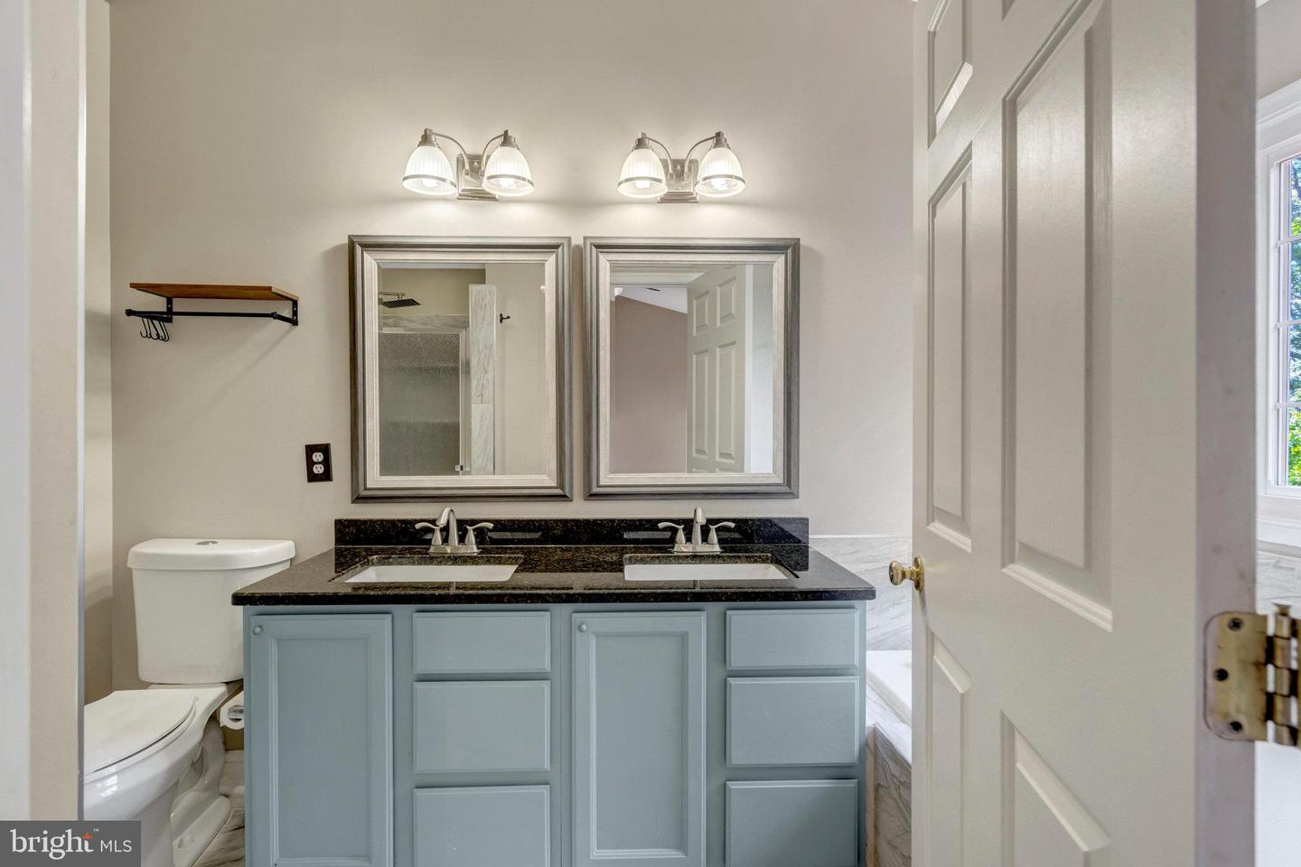 6882 RIDGE WATER CT, CENTREVILLE, Virginia 20121, 3 Bedrooms Bedrooms, ,3 BathroomsBathrooms,Residential,For sale,6882 RIDGE WATER CT,VAFX2254236 MLS # VAFX2254236