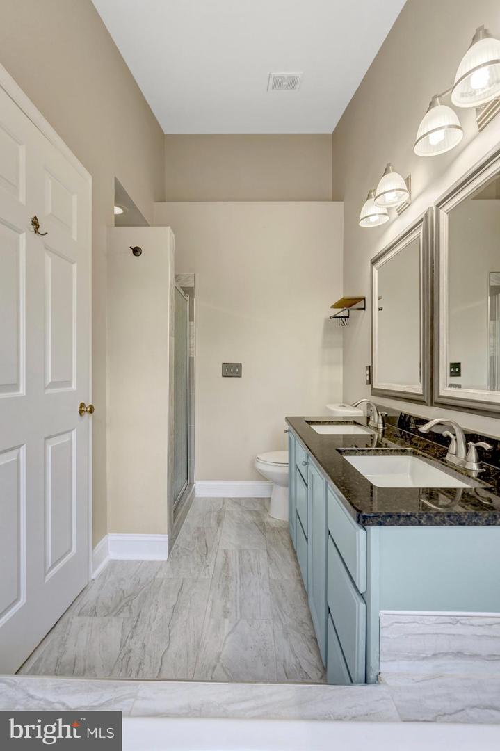 6882 RIDGE WATER CT, CENTREVILLE, Virginia 20121, 3 Bedrooms Bedrooms, ,3 BathroomsBathrooms,Residential,For sale,6882 RIDGE WATER CT,VAFX2254236 MLS # VAFX2254236