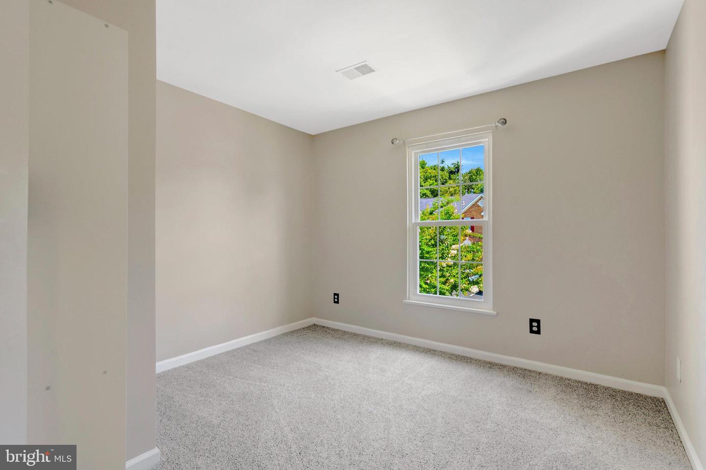 6882 RIDGE WATER CT, CENTREVILLE, Virginia 20121, 3 Bedrooms Bedrooms, ,3 BathroomsBathrooms,Residential,For sale,6882 RIDGE WATER CT,VAFX2254236 MLS # VAFX2254236