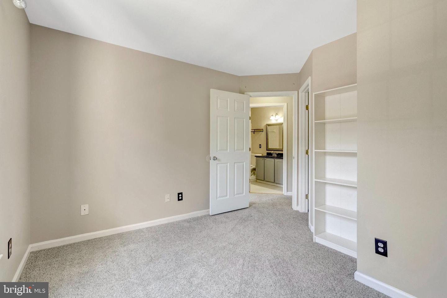 6882 RIDGE WATER CT, CENTREVILLE, Virginia 20121, 3 Bedrooms Bedrooms, ,3 BathroomsBathrooms,Residential,For sale,6882 RIDGE WATER CT,VAFX2254236 MLS # VAFX2254236