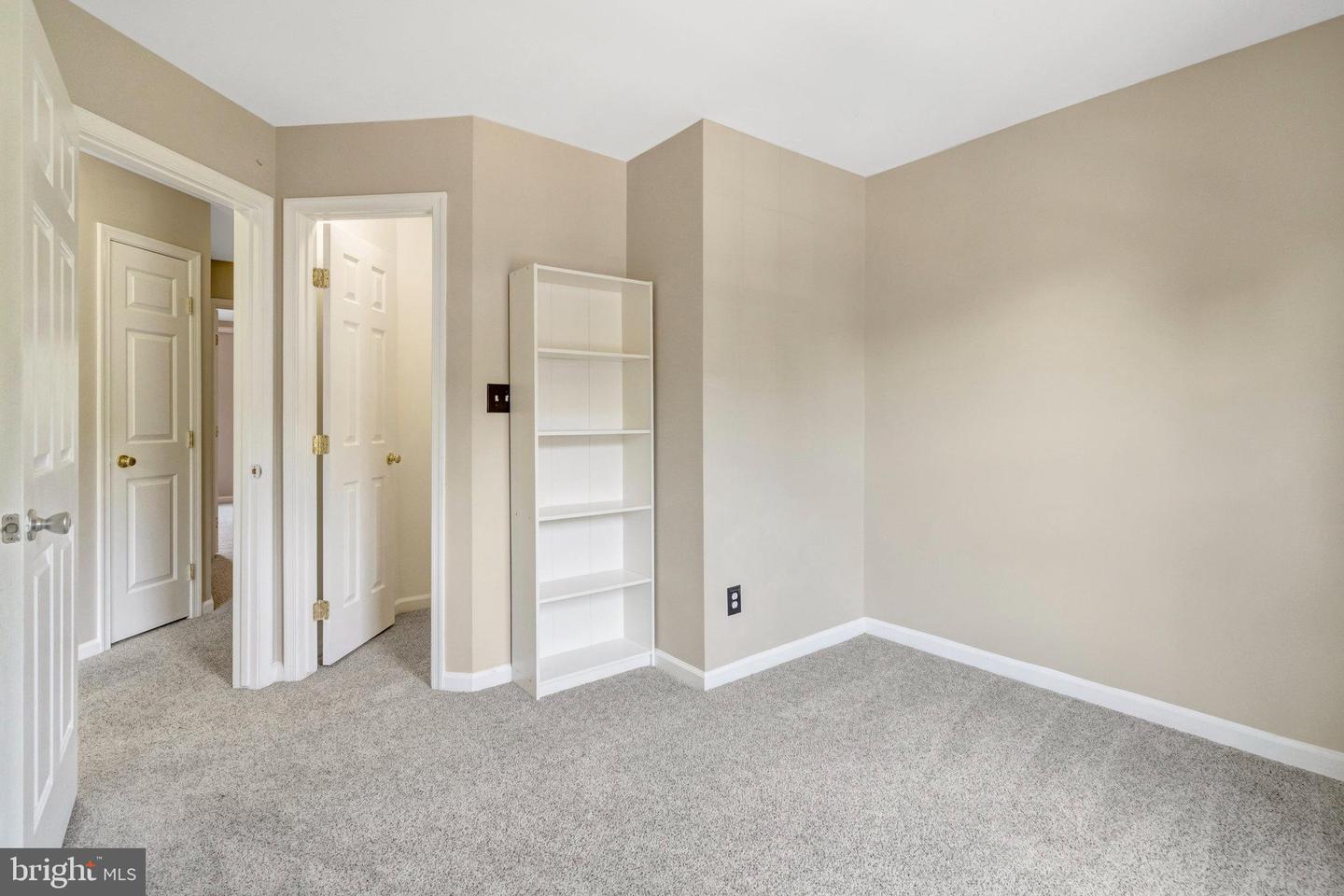 6882 RIDGE WATER CT, CENTREVILLE, Virginia 20121, 3 Bedrooms Bedrooms, ,3 BathroomsBathrooms,Residential,For sale,6882 RIDGE WATER CT,VAFX2254236 MLS # VAFX2254236