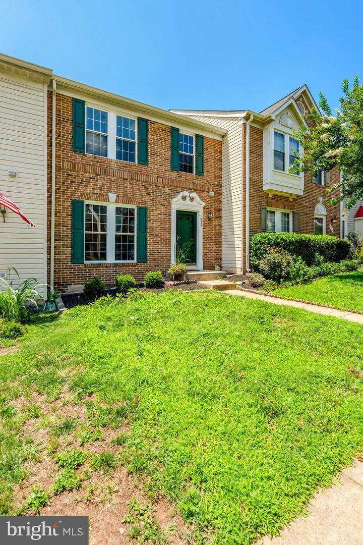 6882 RIDGE WATER CT, CENTREVILLE, Virginia 20121, 3 Bedrooms Bedrooms, ,3 BathroomsBathrooms,Residential,For sale,6882 RIDGE WATER CT,VAFX2254236 MLS # VAFX2254236