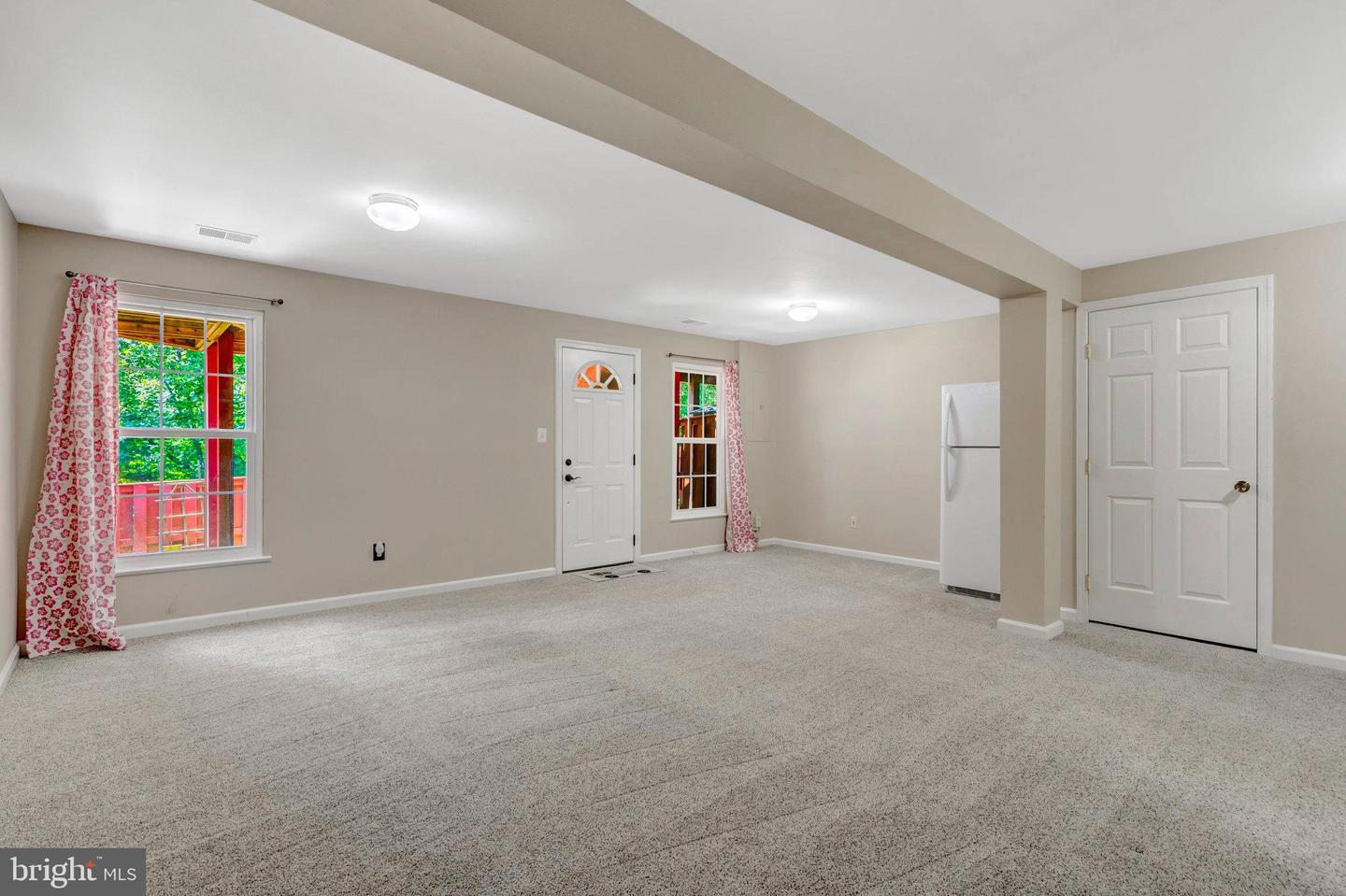 6882 RIDGE WATER CT, CENTREVILLE, Virginia 20121, 3 Bedrooms Bedrooms, ,3 BathroomsBathrooms,Residential,For sale,6882 RIDGE WATER CT,VAFX2254236 MLS # VAFX2254236