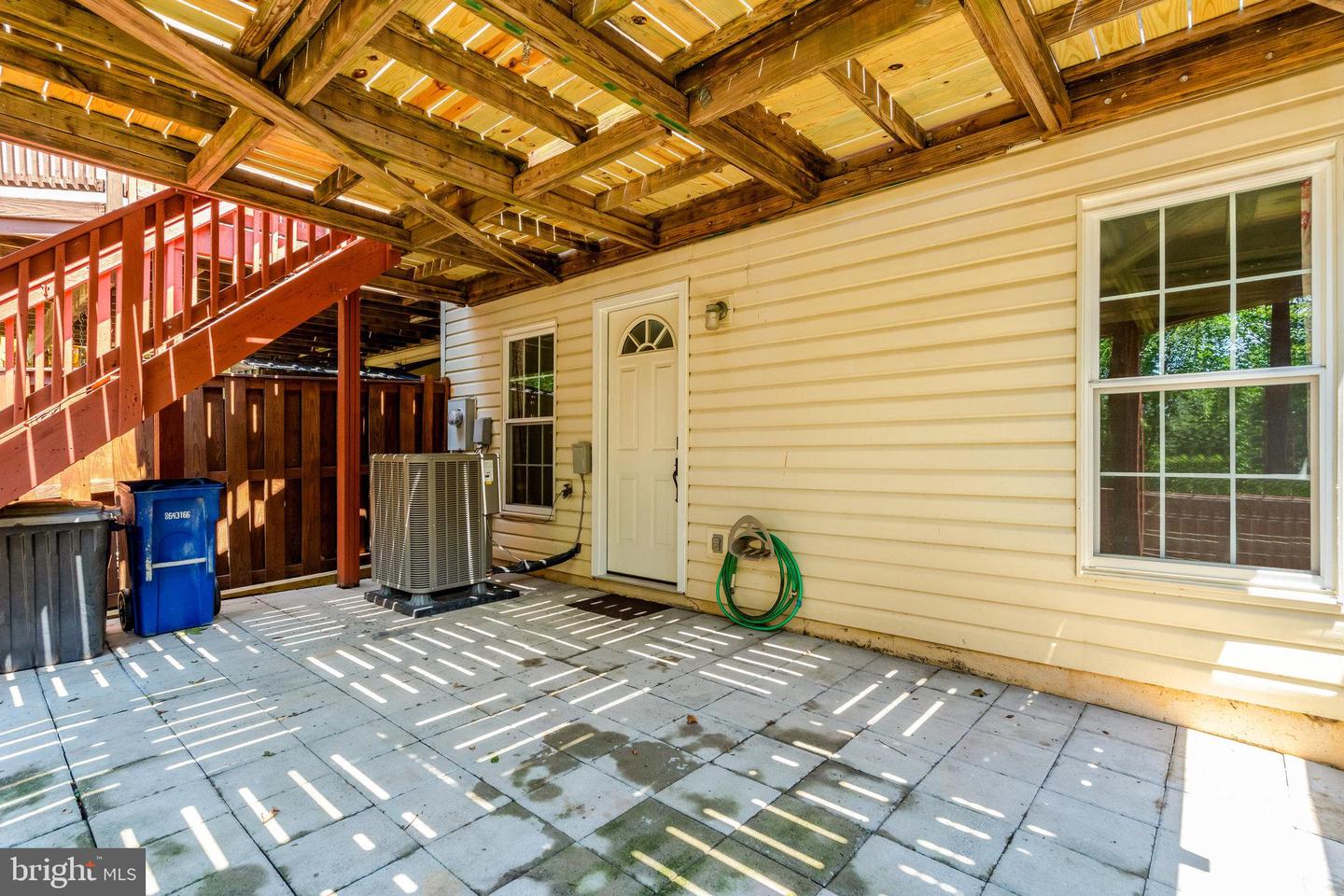 6882 RIDGE WATER CT, CENTREVILLE, Virginia 20121, 3 Bedrooms Bedrooms, ,3 BathroomsBathrooms,Residential,For sale,6882 RIDGE WATER CT,VAFX2254236 MLS # VAFX2254236