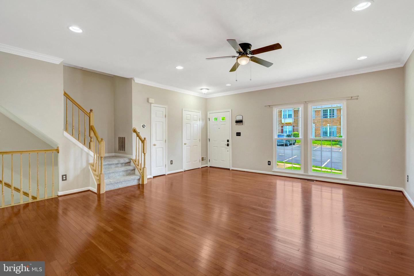 6882 RIDGE WATER CT, CENTREVILLE, Virginia 20121, 3 Bedrooms Bedrooms, ,3 BathroomsBathrooms,Residential,For sale,6882 RIDGE WATER CT,VAFX2254236 MLS # VAFX2254236
