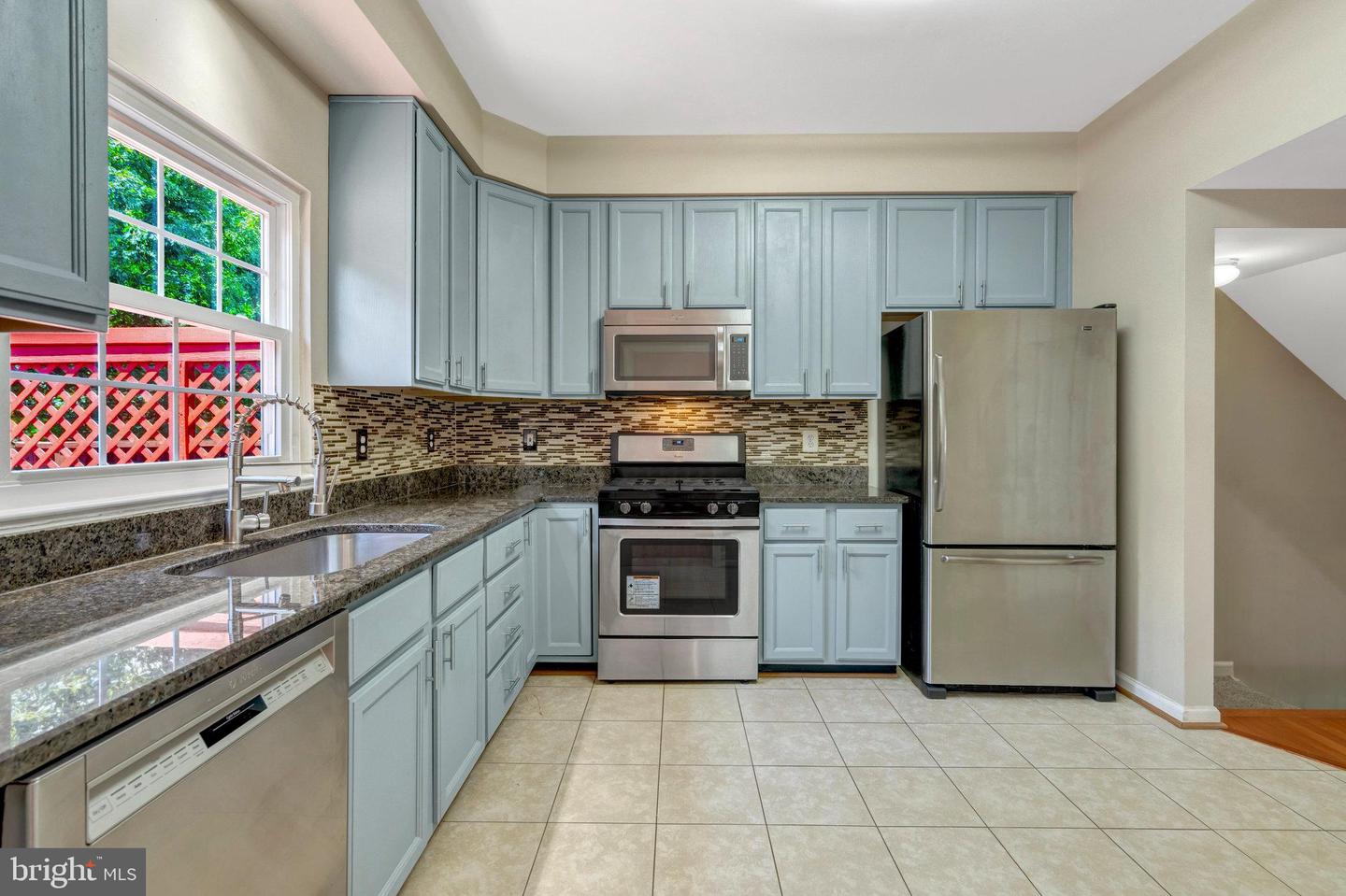 6882 RIDGE WATER CT, CENTREVILLE, Virginia 20121, 3 Bedrooms Bedrooms, ,3 BathroomsBathrooms,Residential,For sale,6882 RIDGE WATER CT,VAFX2254236 MLS # VAFX2254236