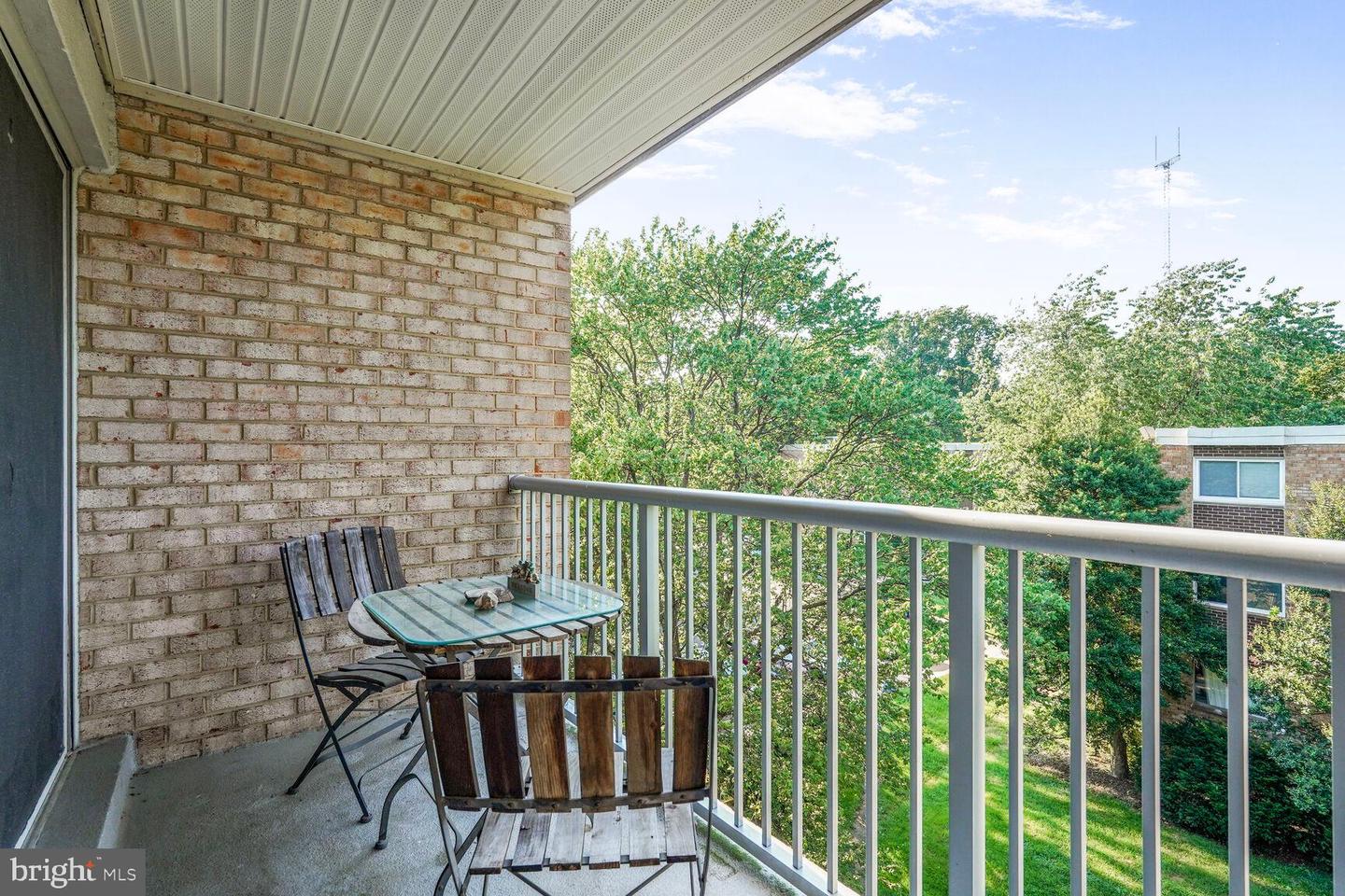 2910 KINGS CHAPEL RD #04/15, FALLS CHURCH, Virginia 22042, 2 Bedrooms Bedrooms, 3 Rooms Rooms,1 BathroomBathrooms,Residential,For sale,2910 KINGS CHAPEL RD #04/15,VAFX2254272 MLS # VAFX2254272