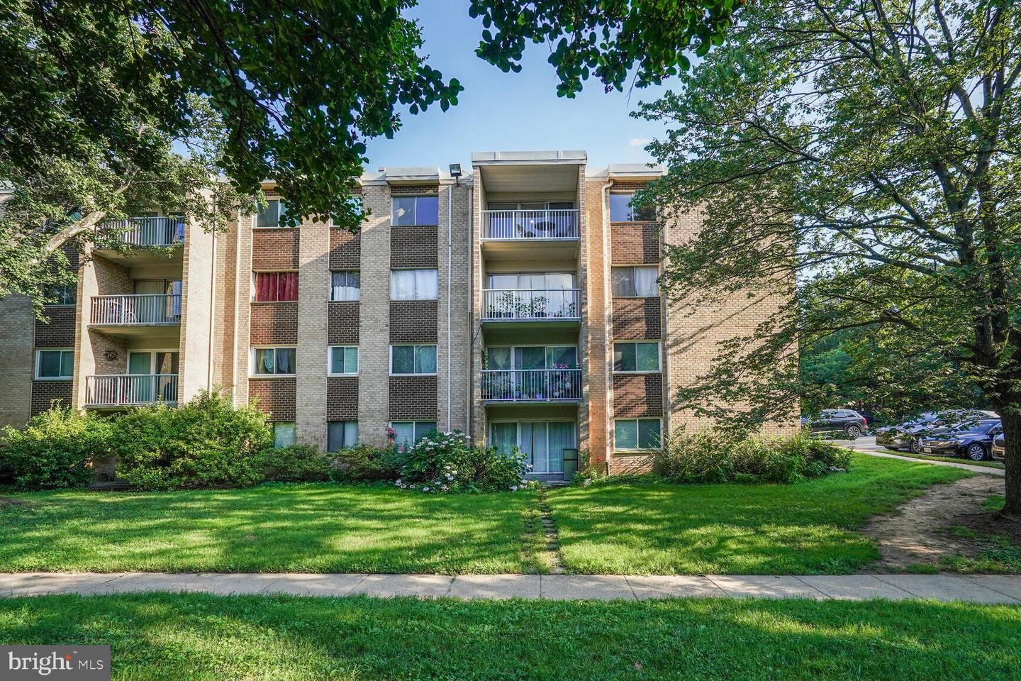 2910 KINGS CHAPEL RD #04/15, FALLS CHURCH, Virginia 22042, 2 Bedrooms Bedrooms, 3 Rooms Rooms,1 BathroomBathrooms,Residential,For sale,2910 KINGS CHAPEL RD #04/15,VAFX2254272 MLS # VAFX2254272