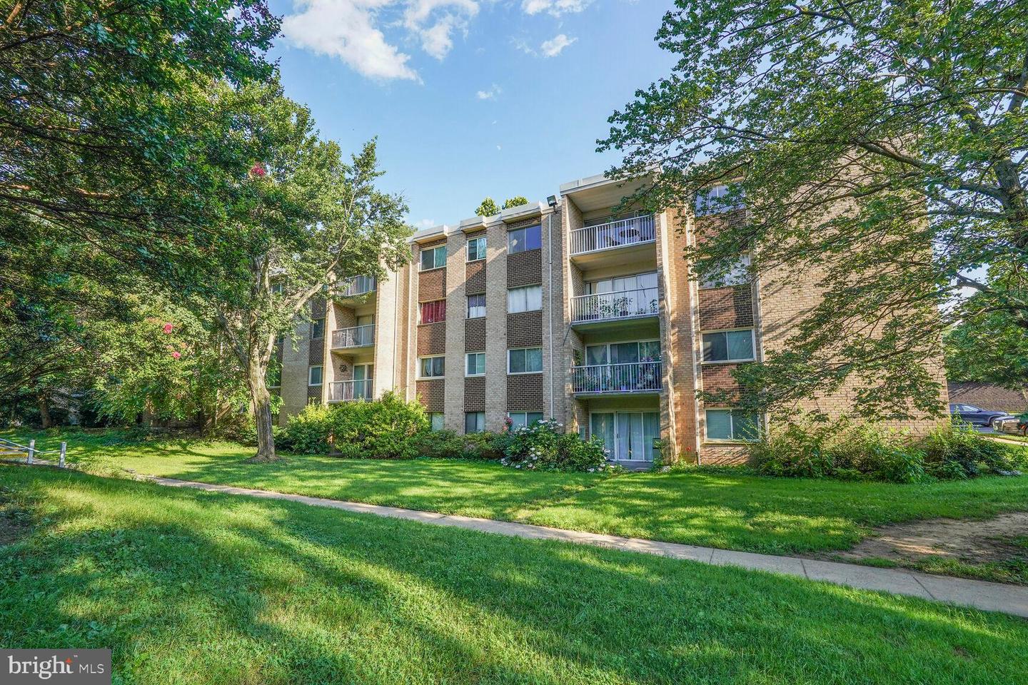 2910 KINGS CHAPEL RD #04/15, FALLS CHURCH, Virginia 22042, 2 Bedrooms Bedrooms, 3 Rooms Rooms,1 BathroomBathrooms,Residential,For sale,2910 KINGS CHAPEL RD #04/15,VAFX2254272 MLS # VAFX2254272
