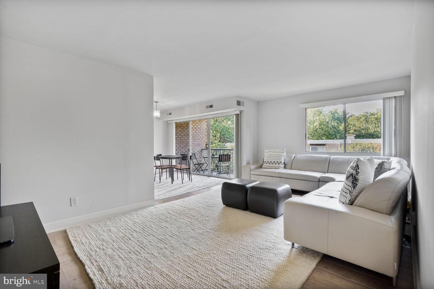 2910 KINGS CHAPEL RD #04/15, FALLS CHURCH, Virginia 22042, 2 Bedrooms Bedrooms, 3 Rooms Rooms,1 BathroomBathrooms,Residential,For sale,2910 KINGS CHAPEL RD #04/15,VAFX2254272 MLS # VAFX2254272