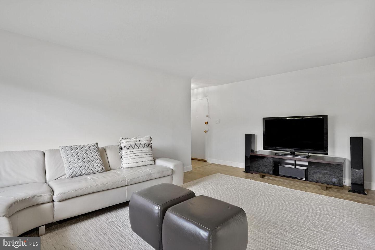2910 KINGS CHAPEL RD #04/15, FALLS CHURCH, Virginia 22042, 2 Bedrooms Bedrooms, 3 Rooms Rooms,1 BathroomBathrooms,Residential,For sale,2910 KINGS CHAPEL RD #04/15,VAFX2254272 MLS # VAFX2254272