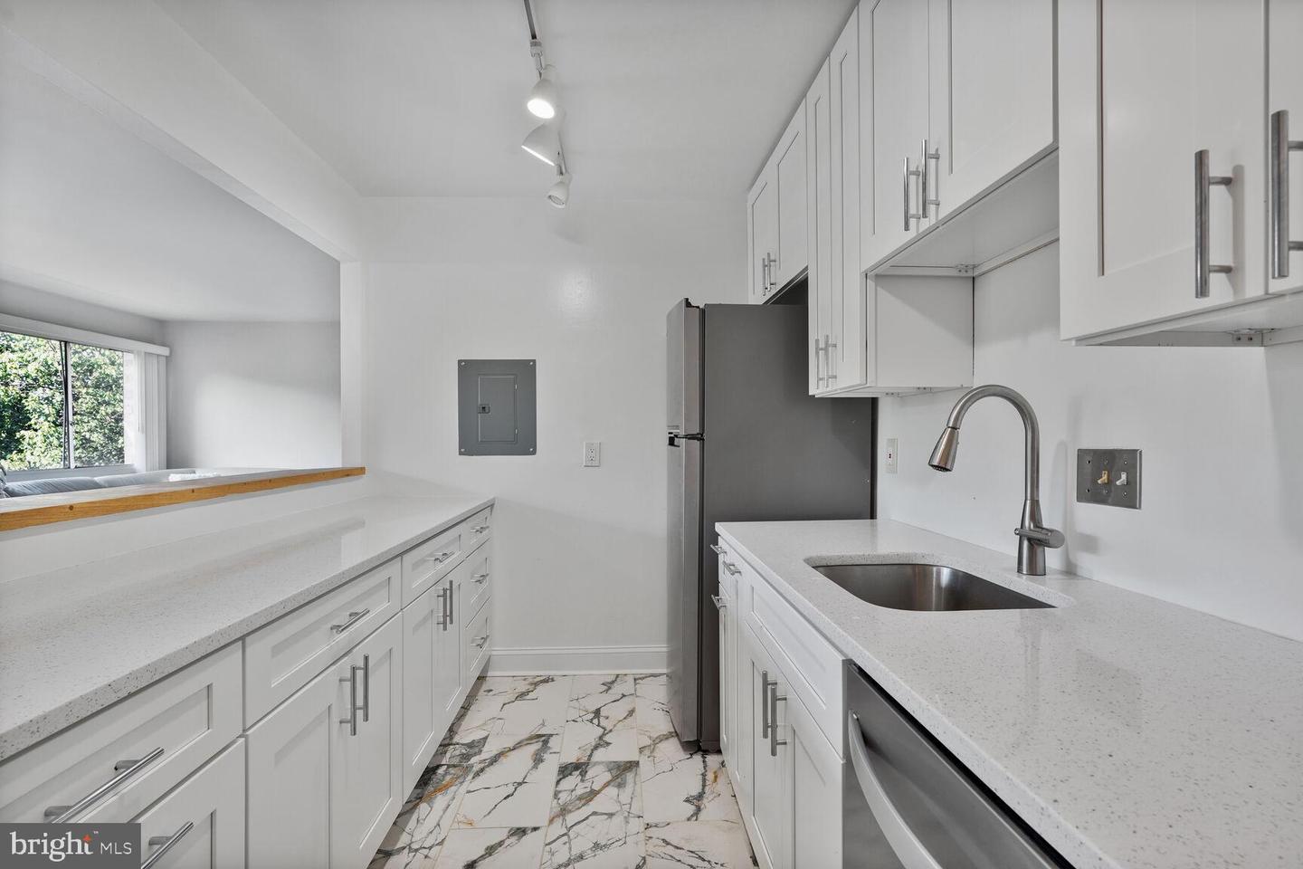 2910 KINGS CHAPEL RD #04/15, FALLS CHURCH, Virginia 22042, 2 Bedrooms Bedrooms, 3 Rooms Rooms,1 BathroomBathrooms,Residential,For sale,2910 KINGS CHAPEL RD #04/15,VAFX2254272 MLS # VAFX2254272