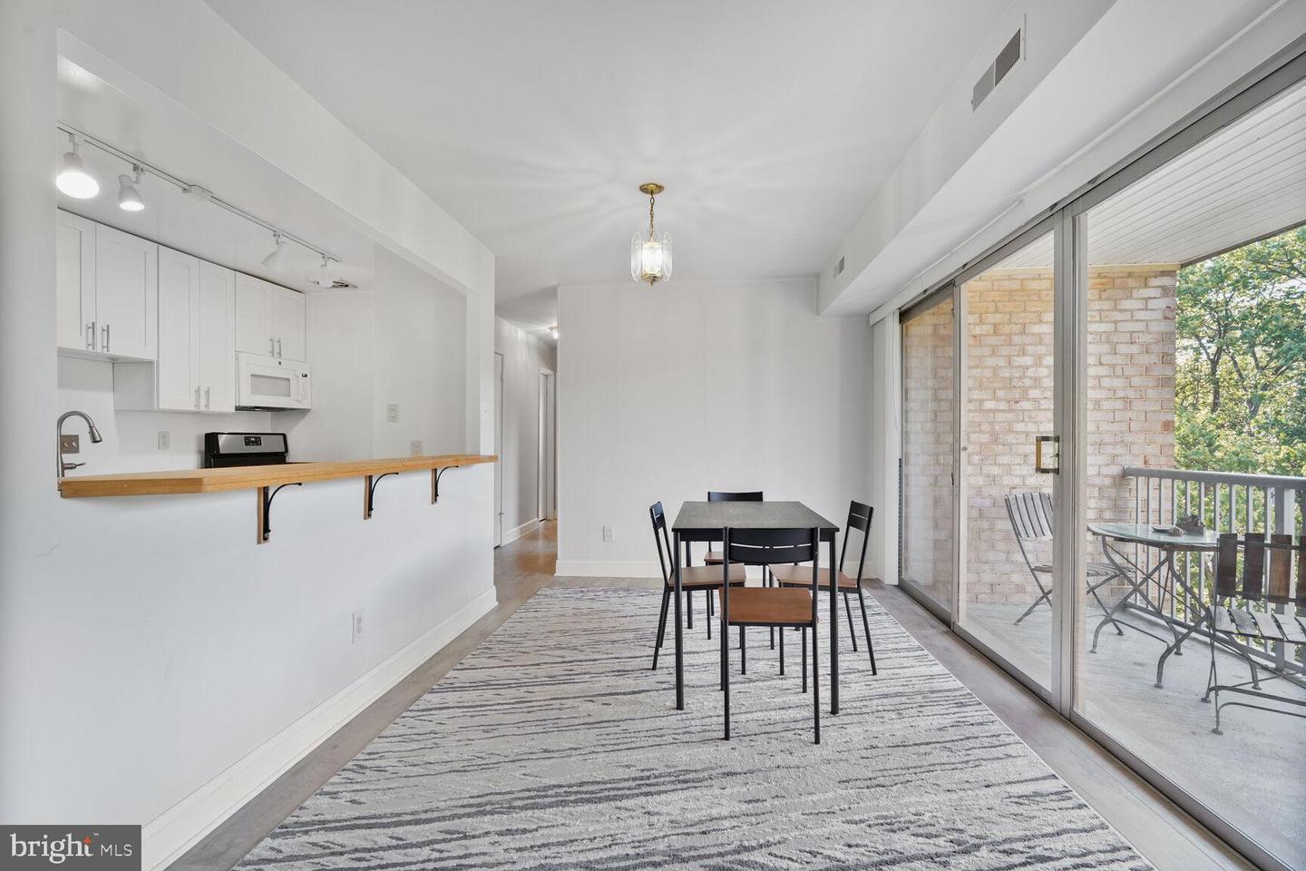 2910 KINGS CHAPEL RD #04/15, FALLS CHURCH, Virginia 22042, 2 Bedrooms Bedrooms, 3 Rooms Rooms,1 BathroomBathrooms,Residential,For sale,2910 KINGS CHAPEL RD #04/15,VAFX2254272 MLS # VAFX2254272